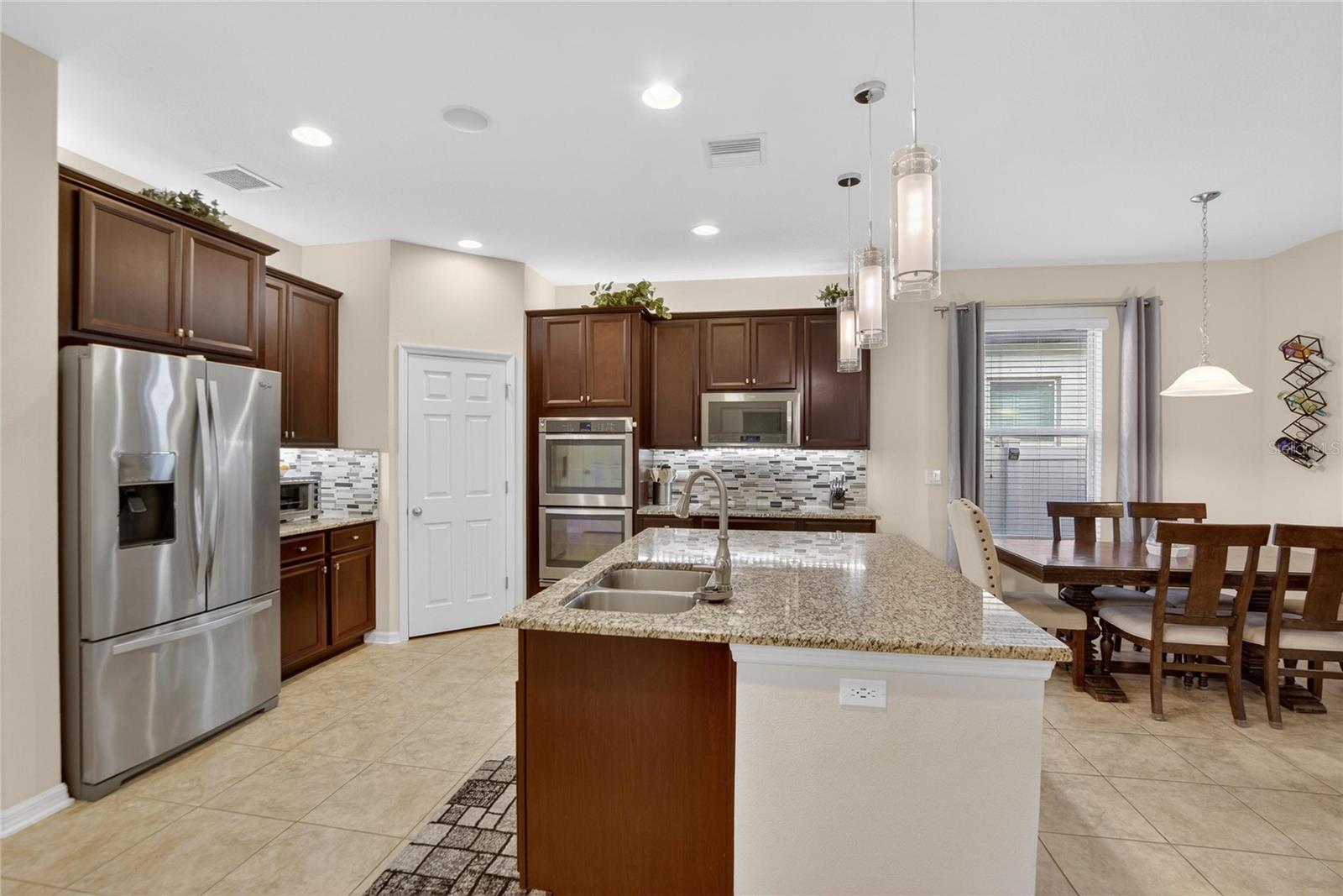 Listing photo id 29 for 10435 Alcon Blue Drive