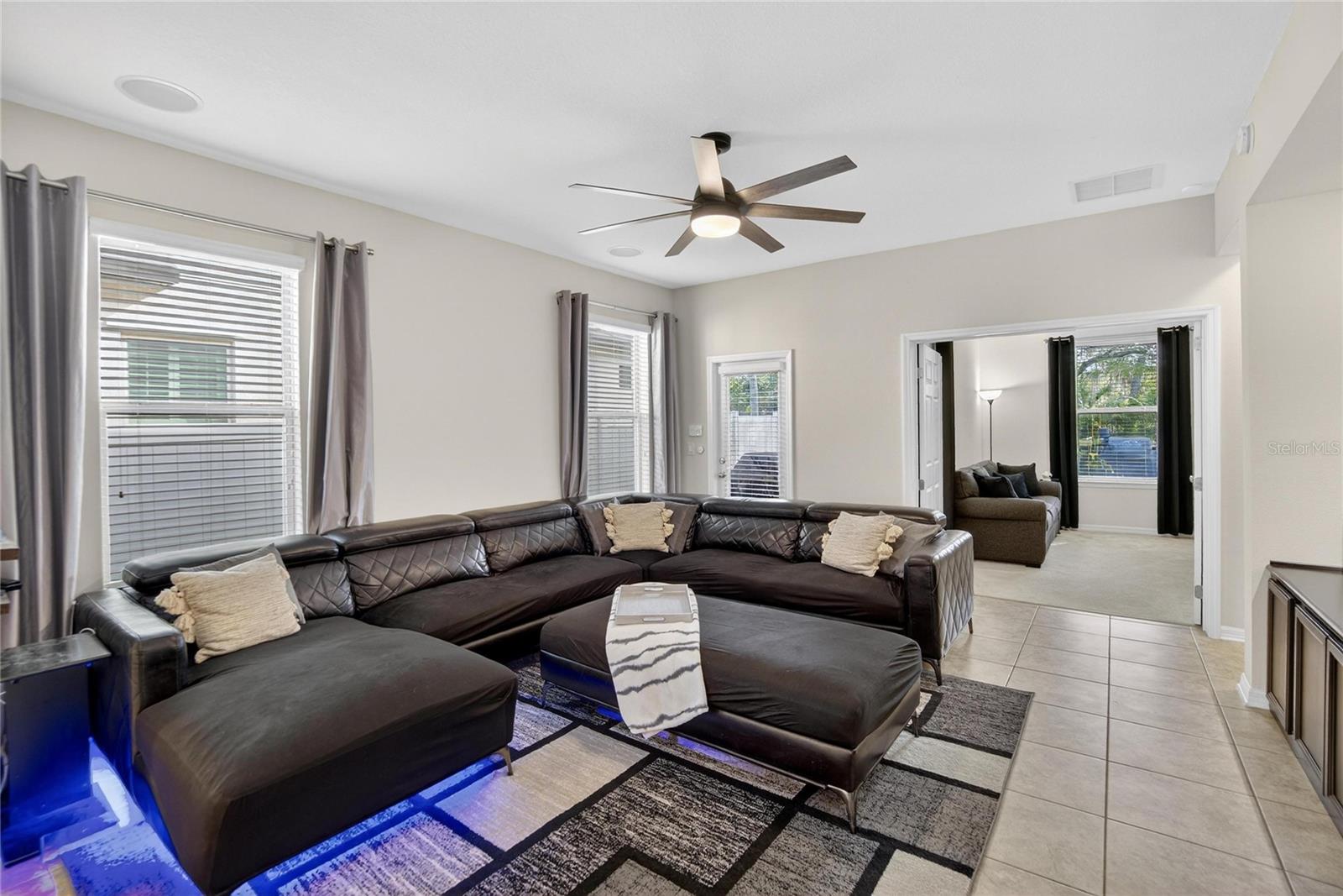 Listing photo id 32 for 10435 Alcon Blue Drive