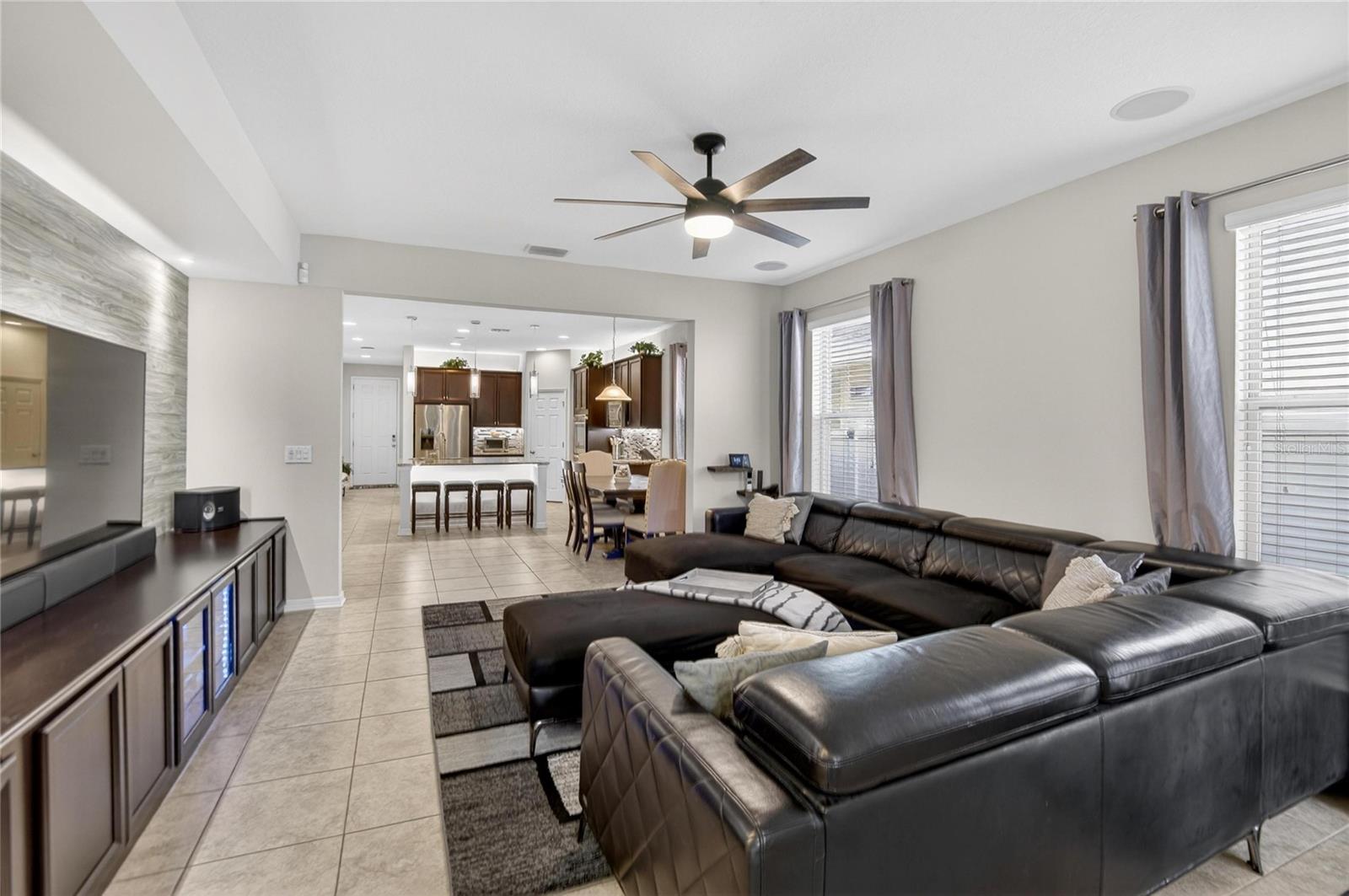 Listing photo id 34 for 10435 Alcon Blue Drive