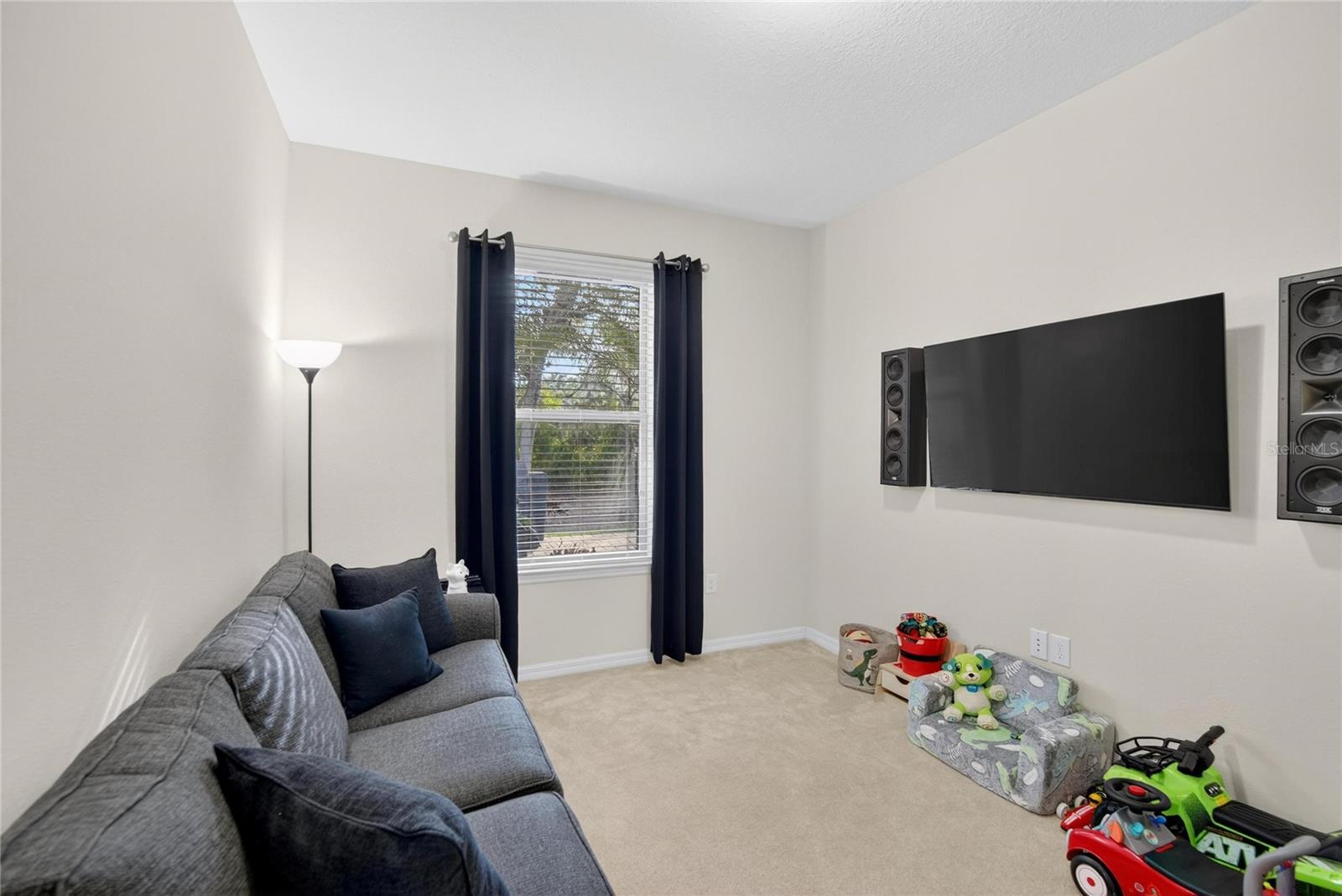 Listing photo id 36 for 10435 Alcon Blue Drive