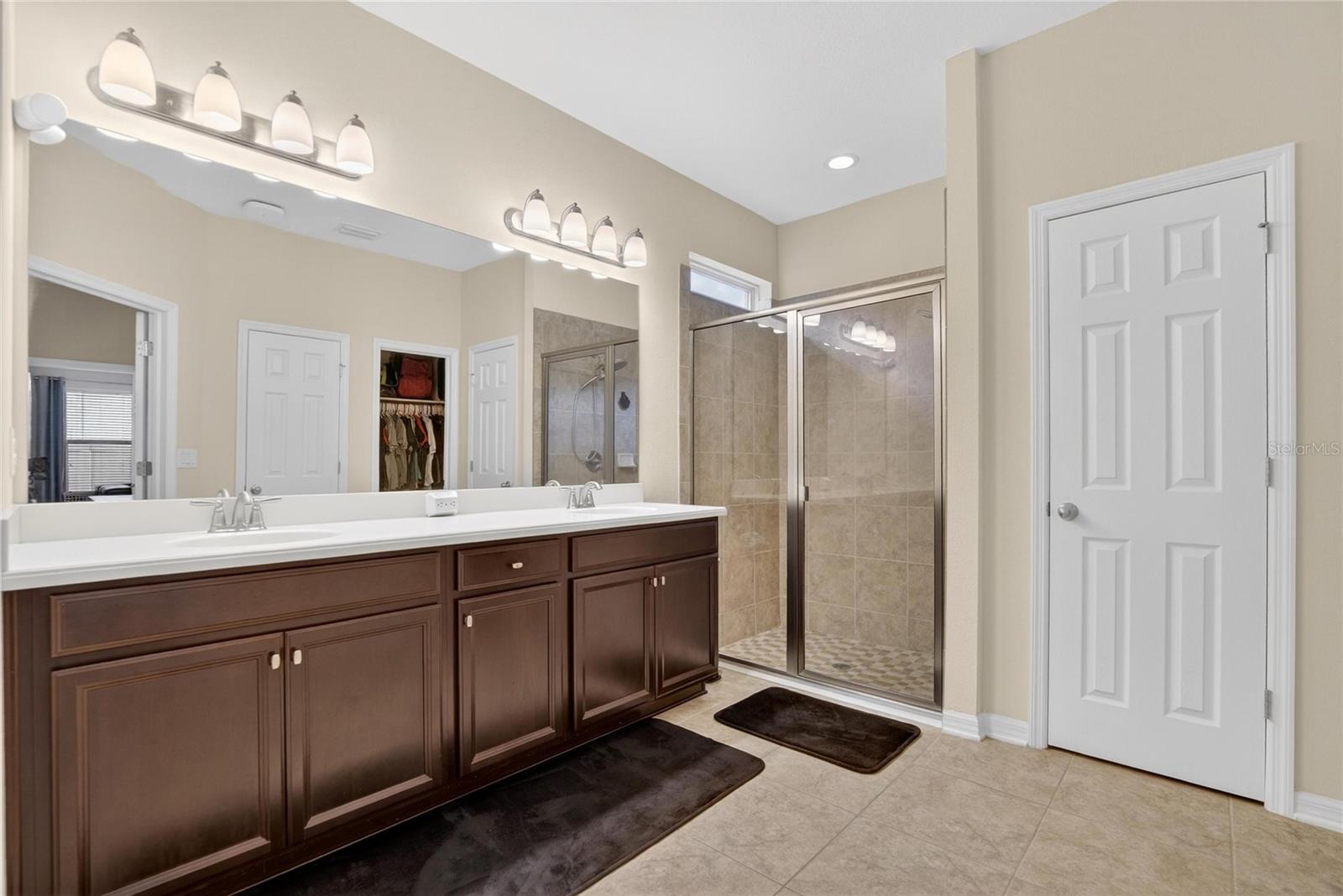 Listing photo id 43 for 10435 Alcon Blue Drive