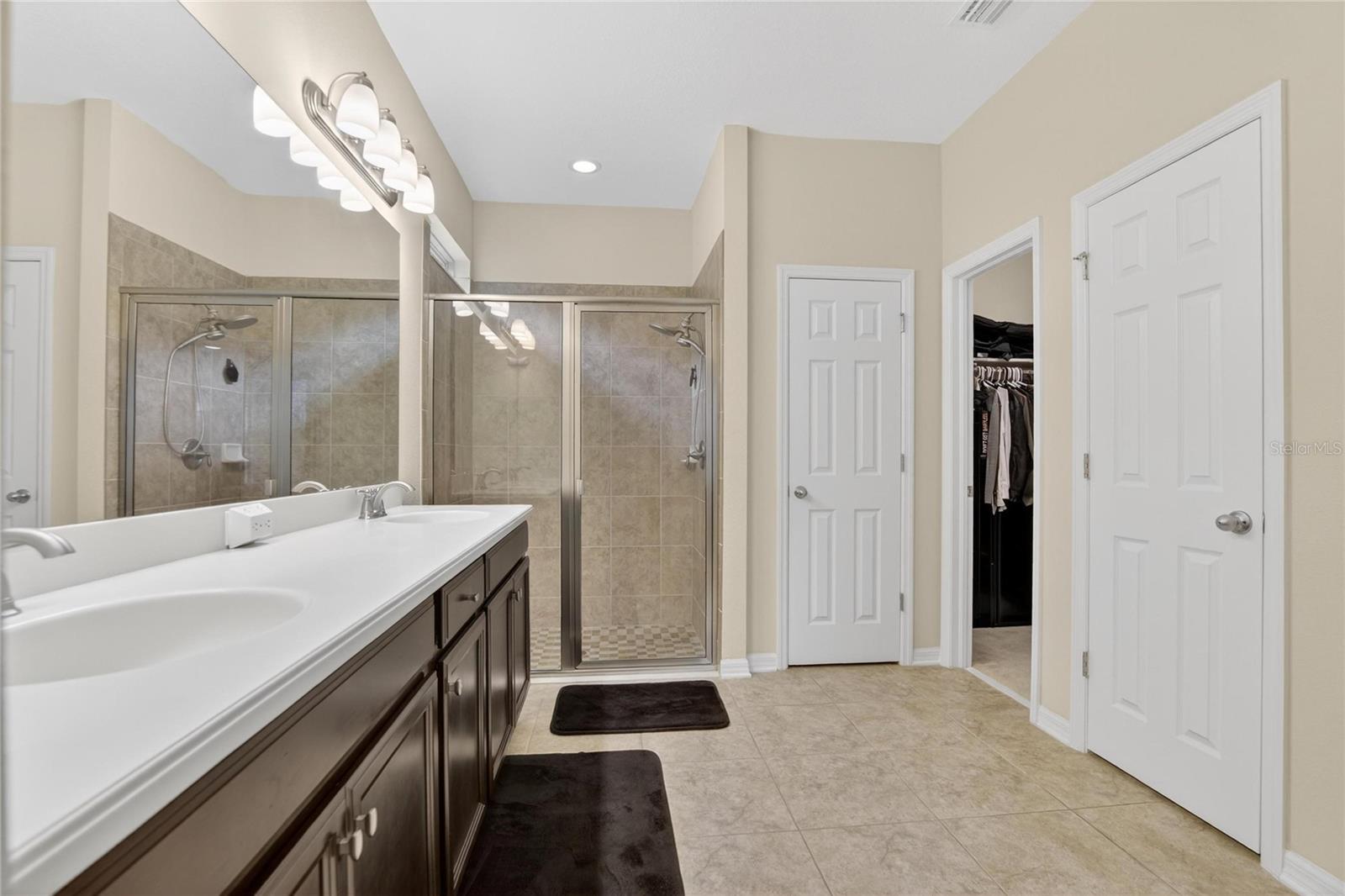 Listing photo id 47 for 10435 Alcon Blue Drive