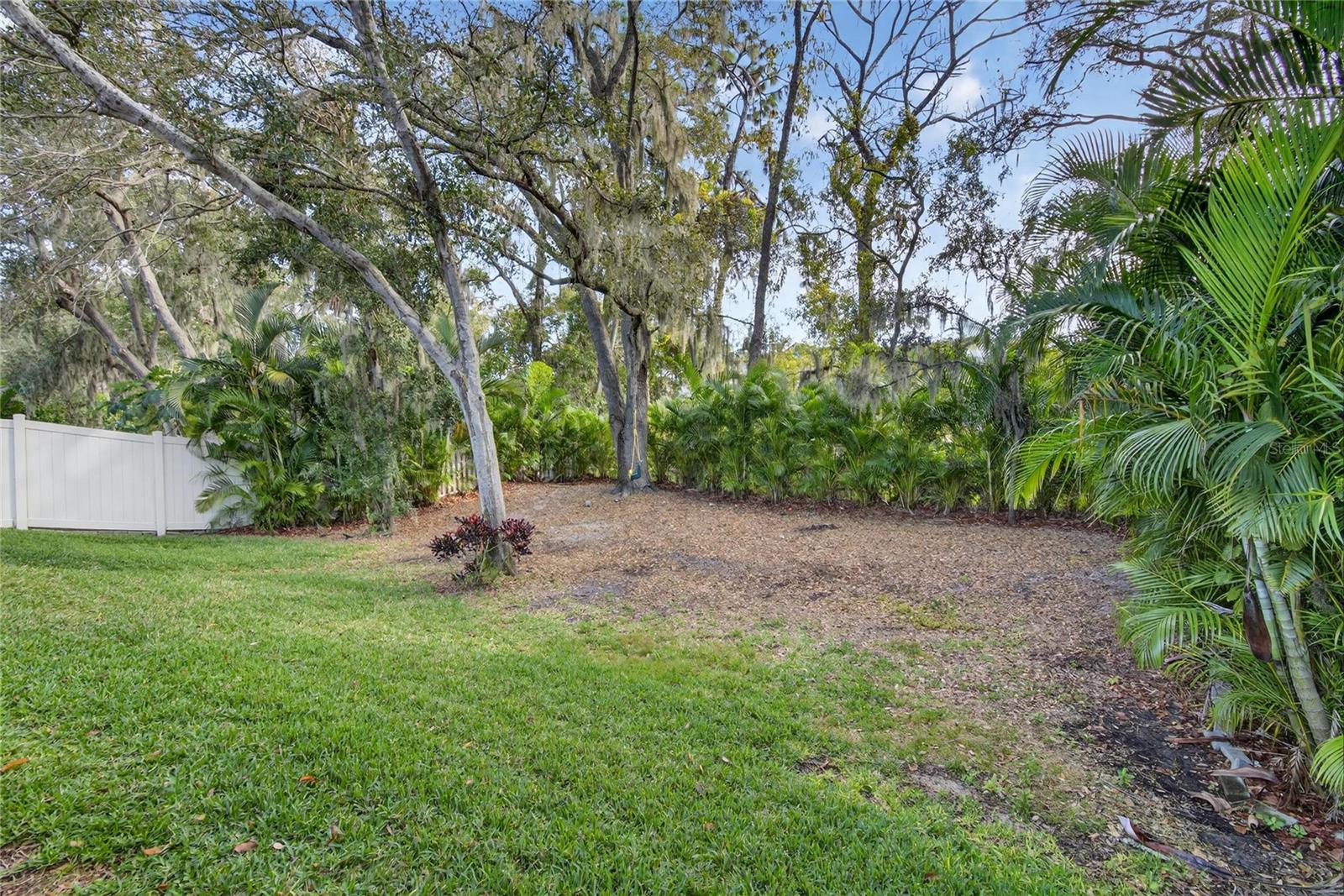 Listing photo id 56 for 10435 Alcon Blue Drive