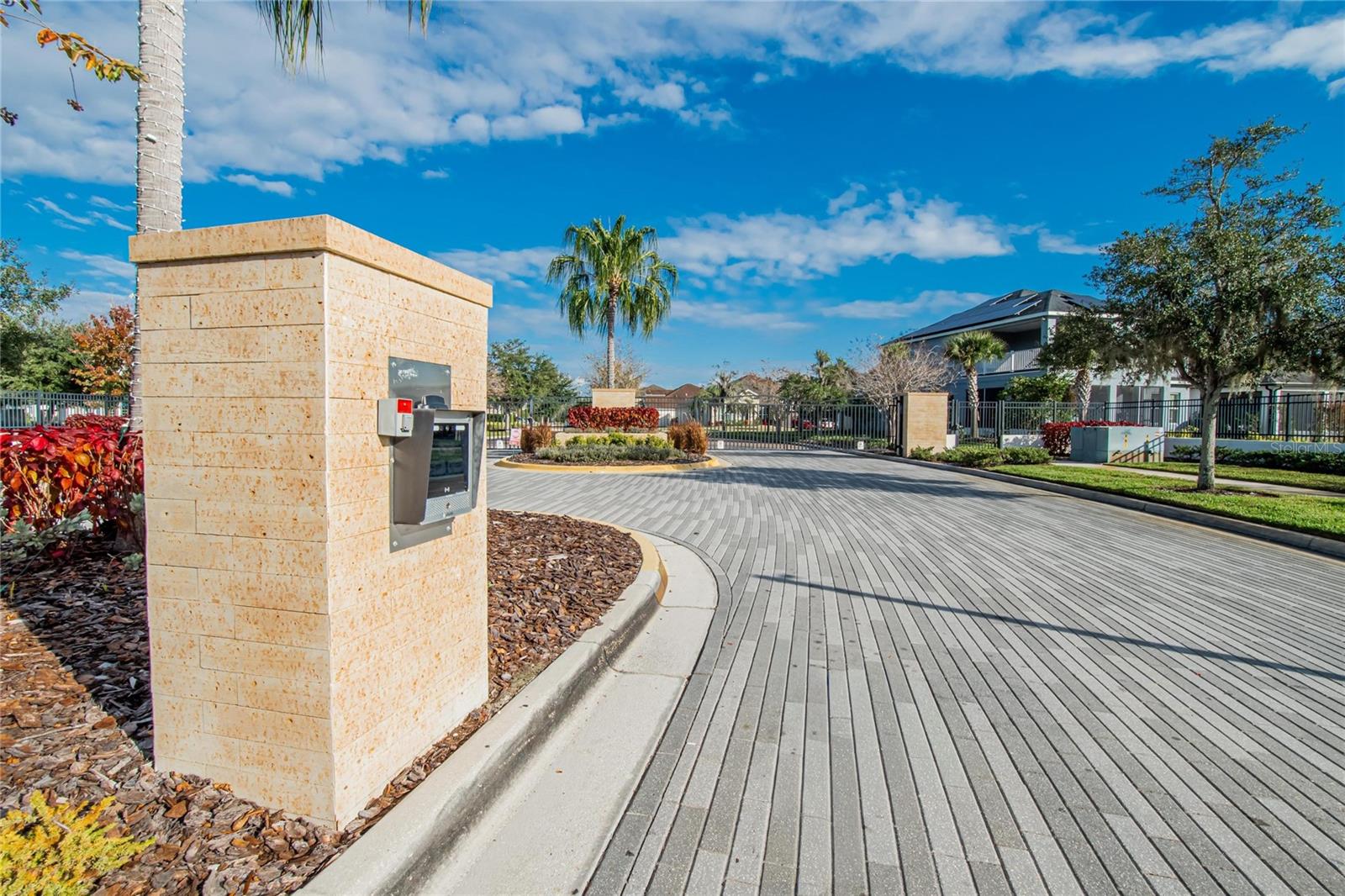 Listing photo id 79 for 10435 Alcon Blue Drive