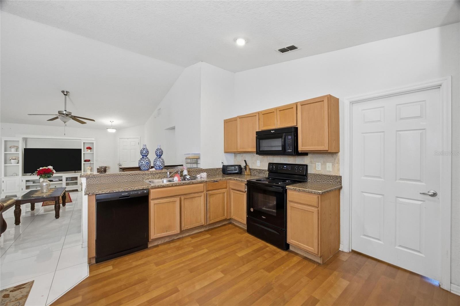 Image 9 of 25 For 11239 Southwind Lake Drive