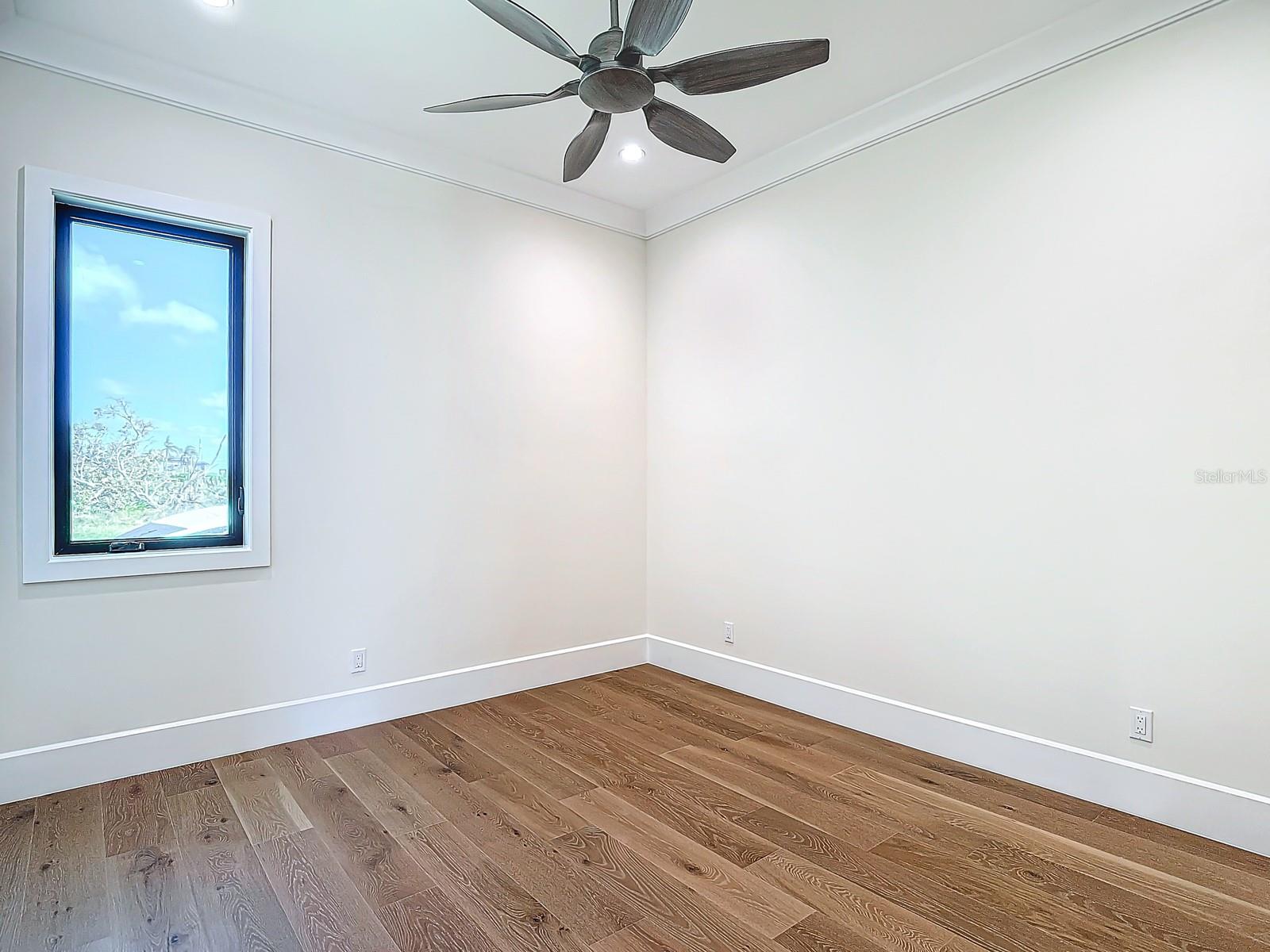 Image 34 of 91 For 14201 Bay Drive