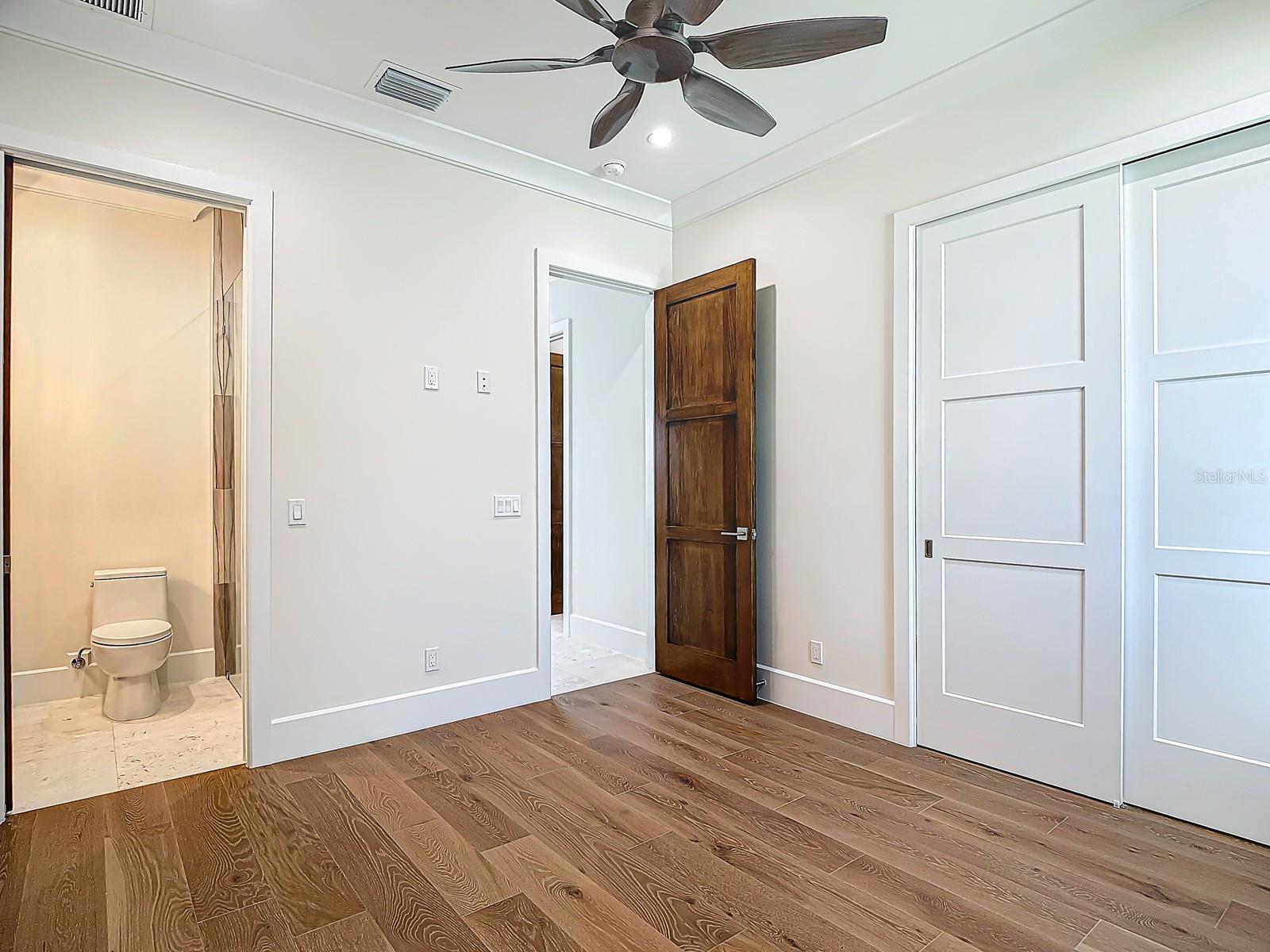 Image 35 of 91 For 14201 Bay Drive