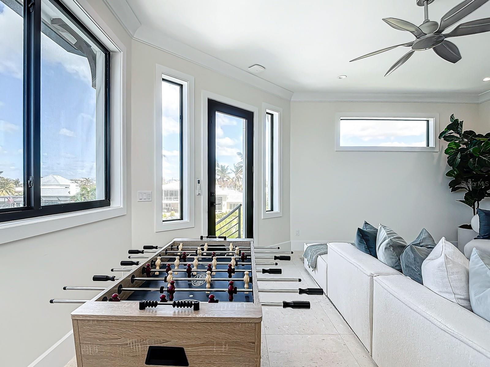 Image 47 of 91 For 14201 Bay Drive