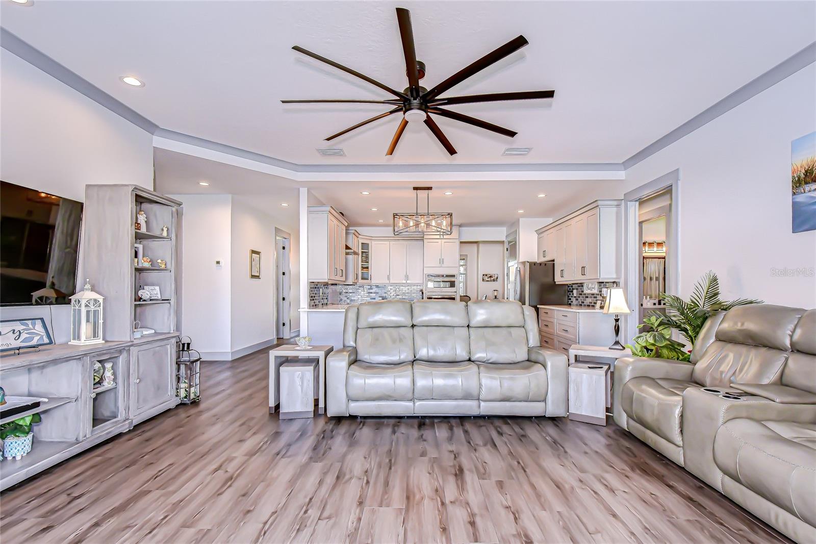 Image 11 of 32 For 1511 Oracle Drive