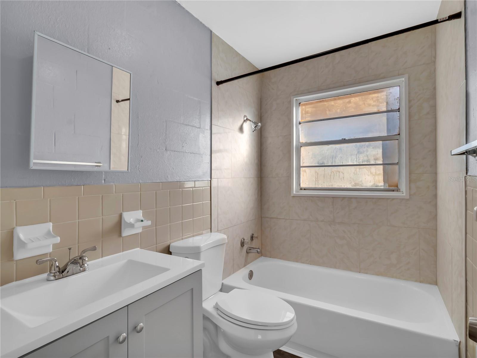 Image 21 of 39 For 301 3rd Terrace