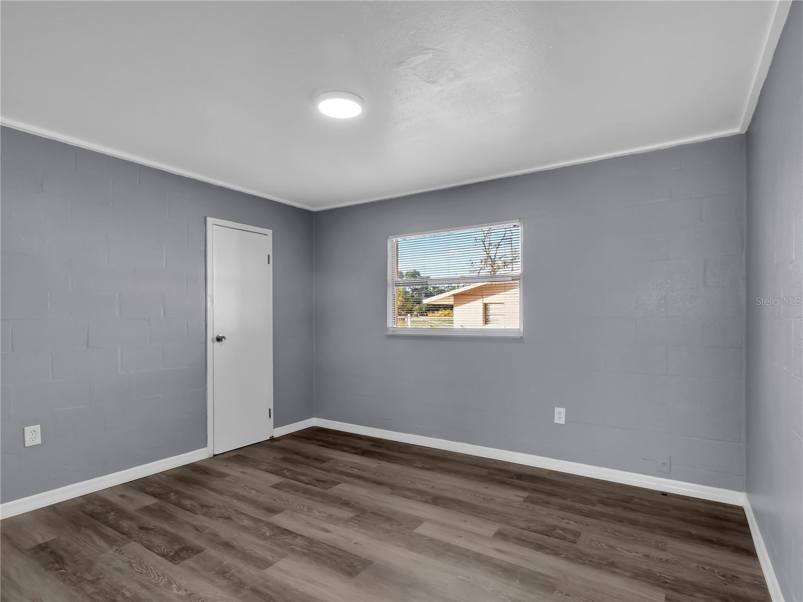 Image 24 of 39 For 301 3rd Terrace