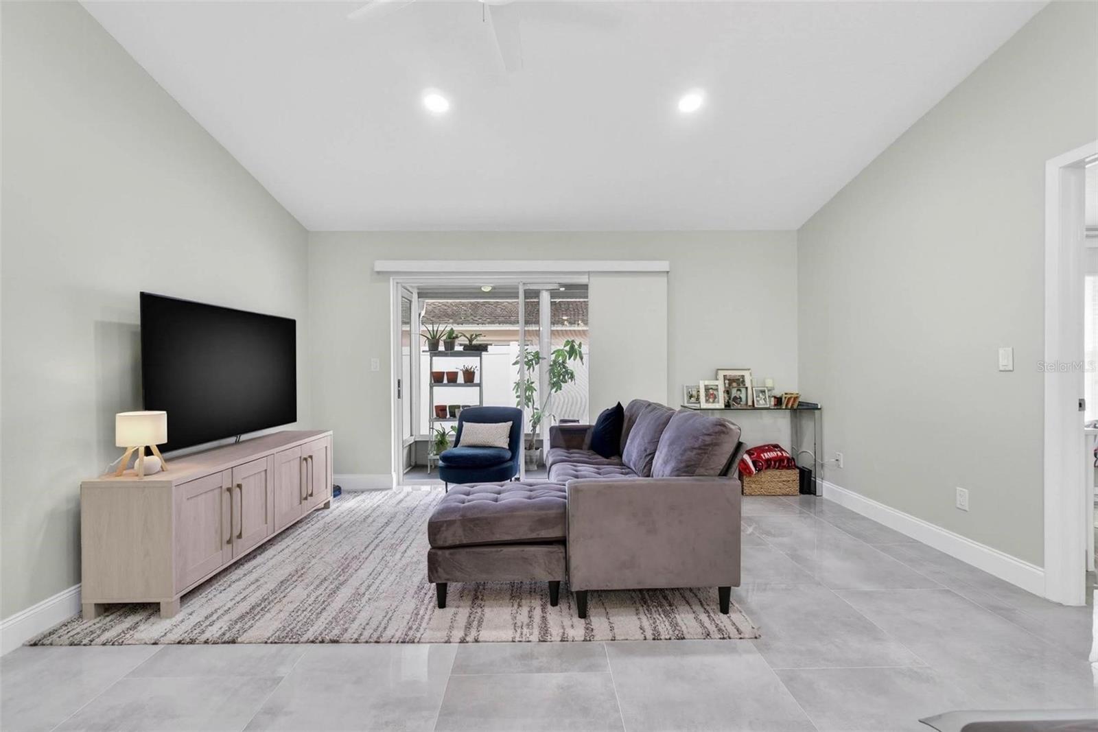 Image 10 of 28 For 1484 Cairn Court