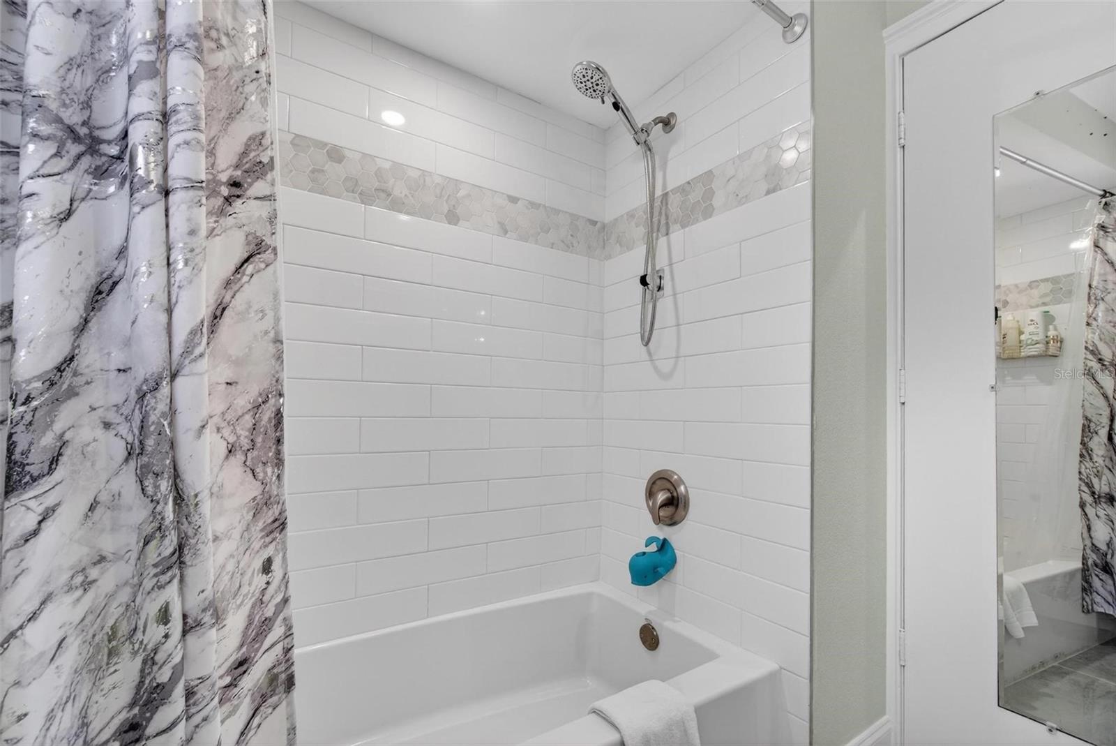 Image 14 of 28 For 1484 Cairn Court