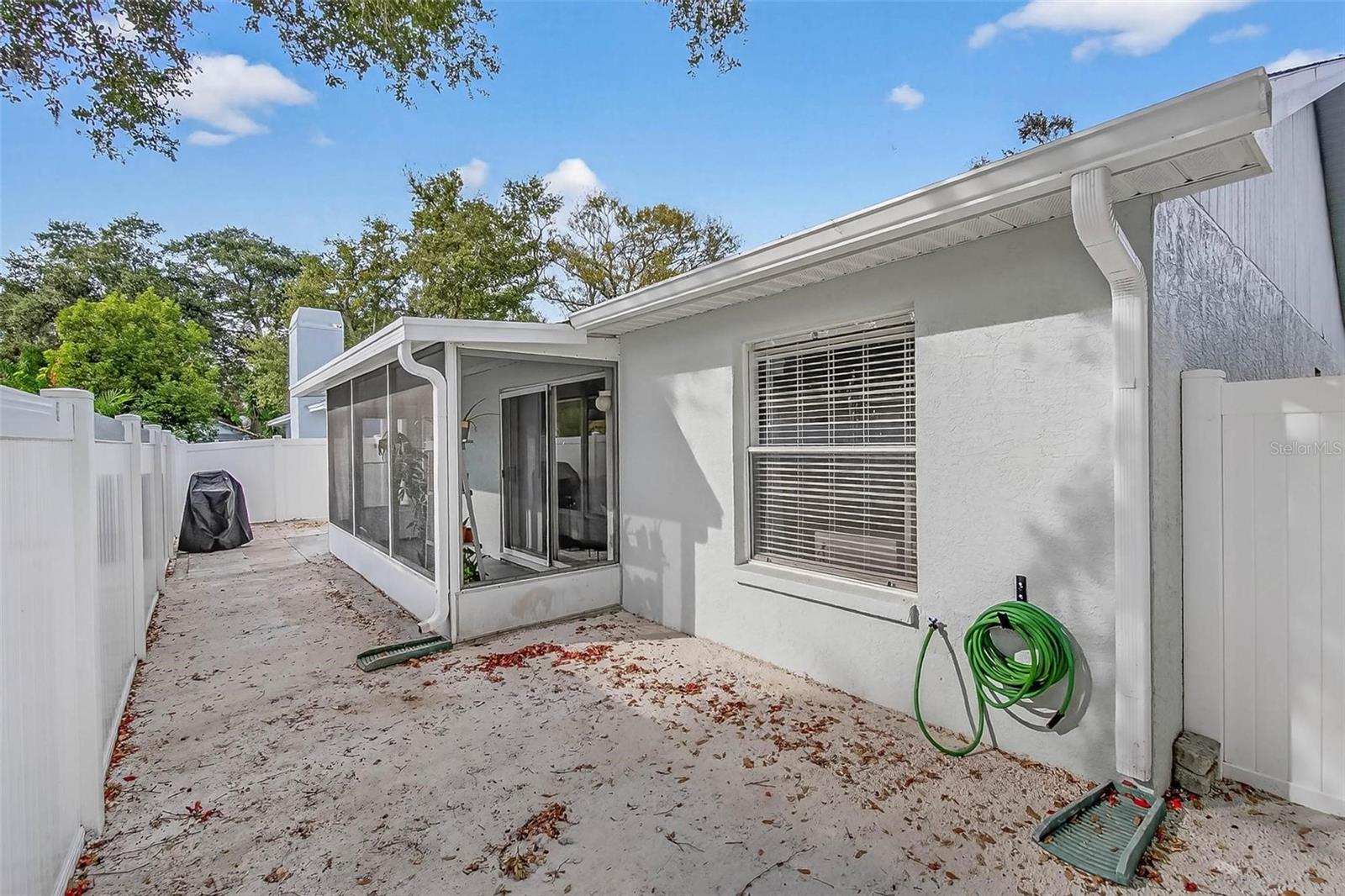 Image 24 of 28 For 1484 Cairn Court