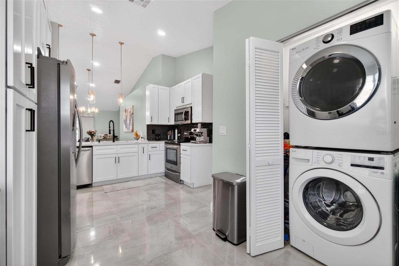 Image 7 of 28 For 1484 Cairn Court