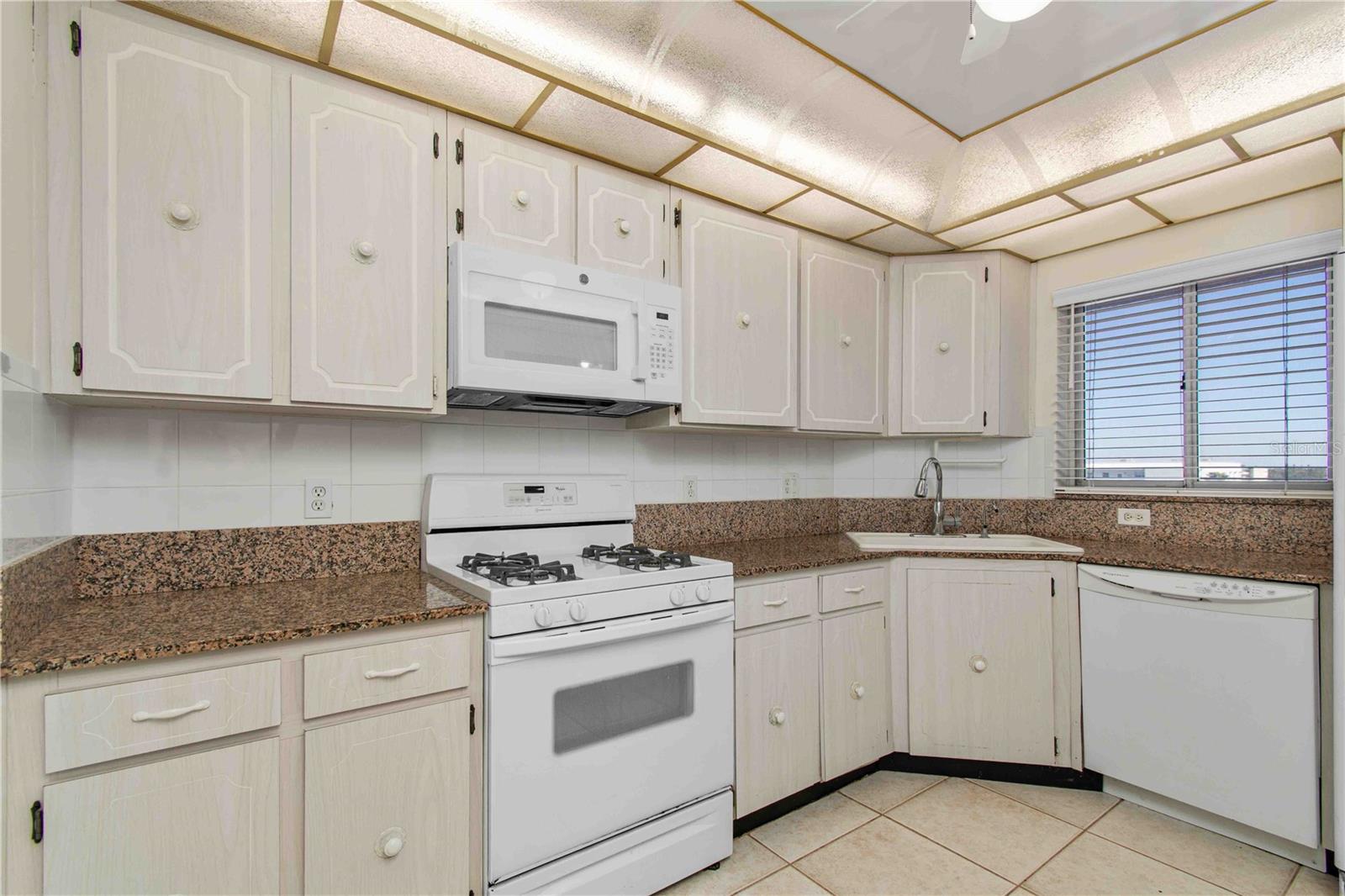 Image 16 of 57 For 5980 Shore Boulevard S 701