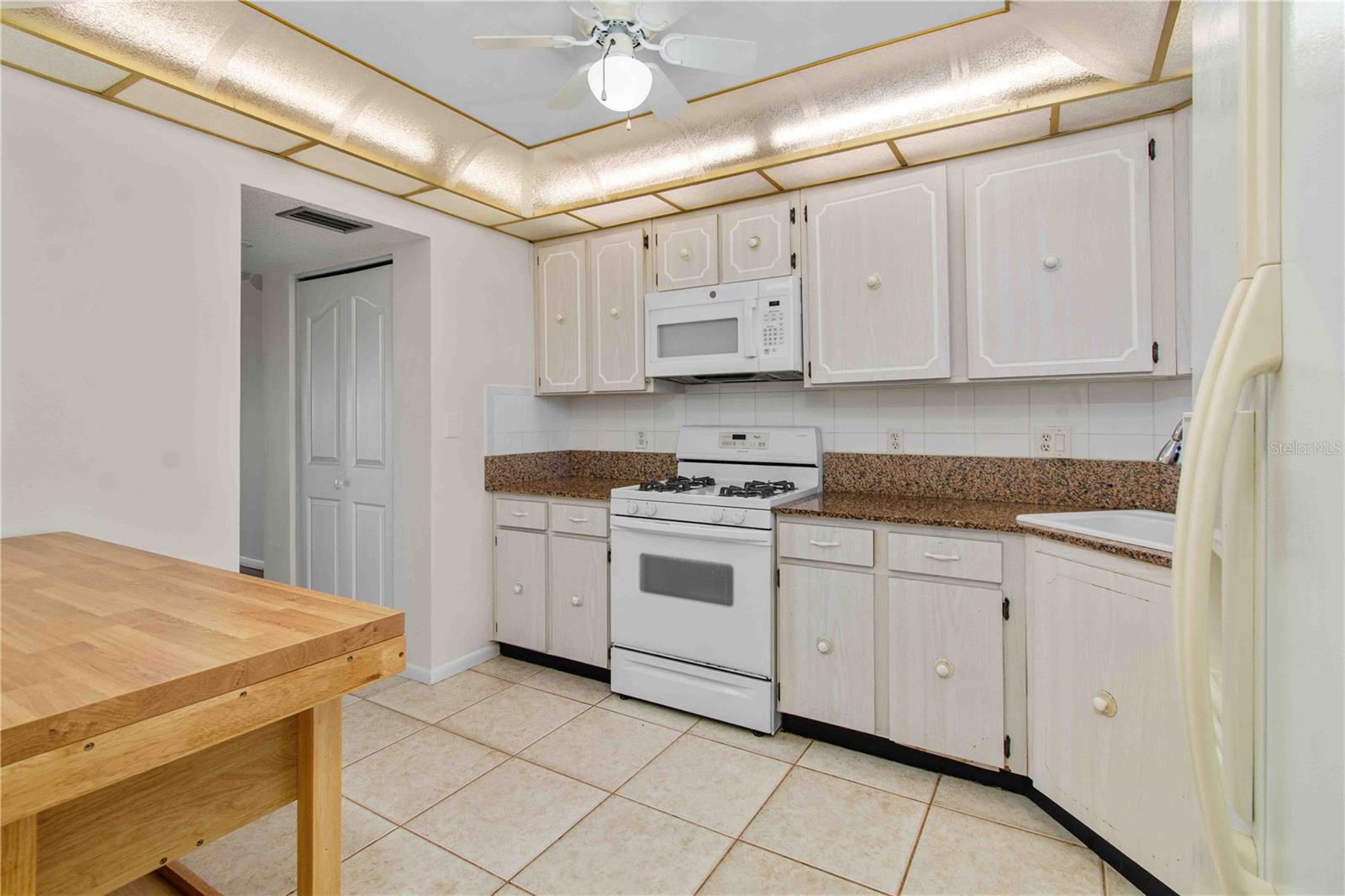 Image 17 of 57 For 5980 Shore Boulevard S 701