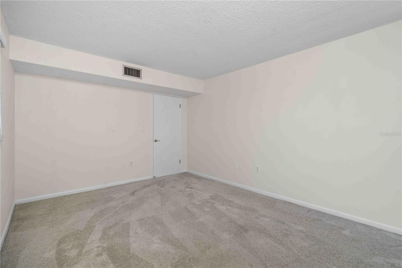 Image 29 of 57 For 5980 Shore Boulevard S 701