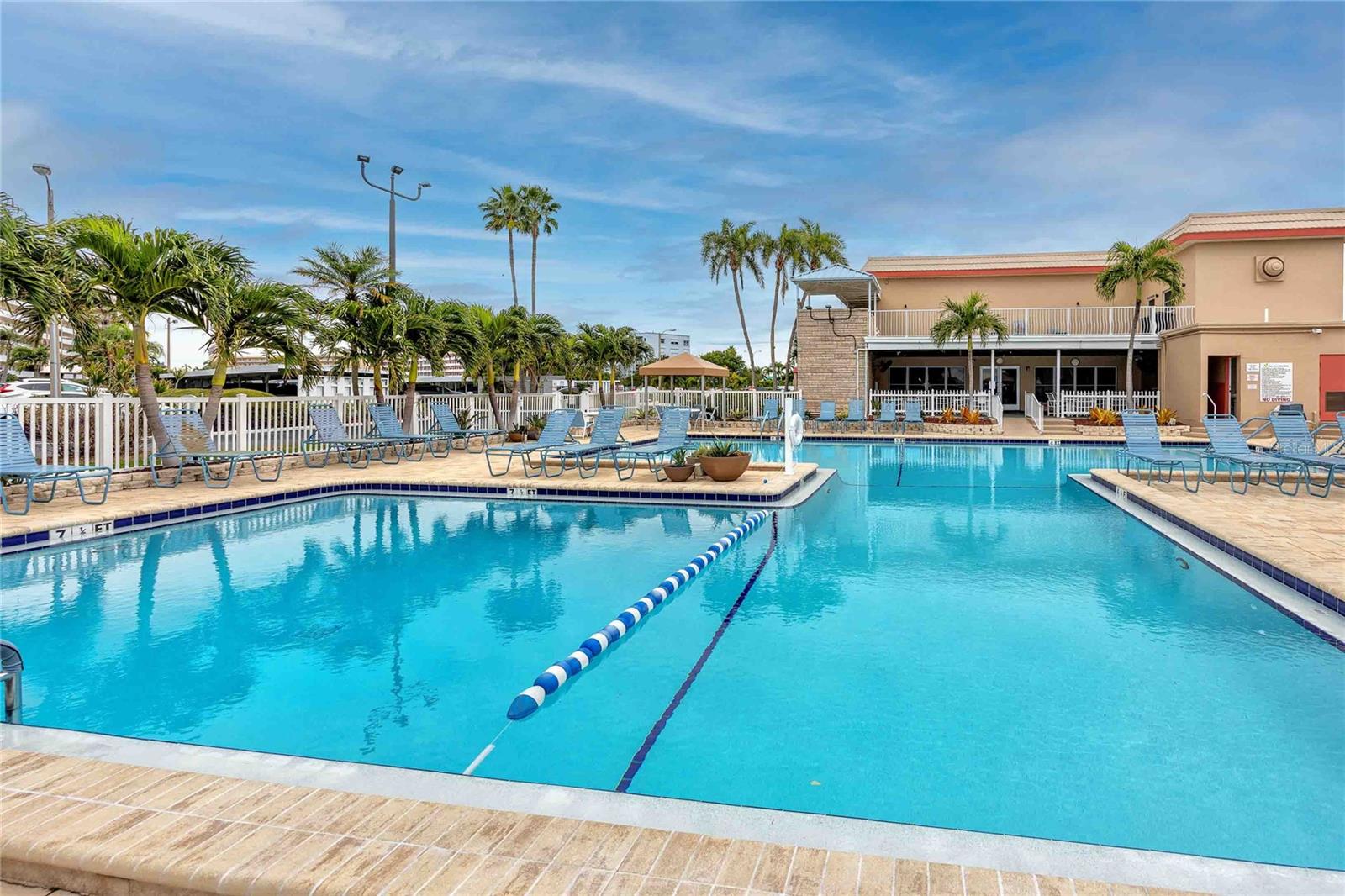 Image 34 of 57 For 5980 Shore Boulevard S 701