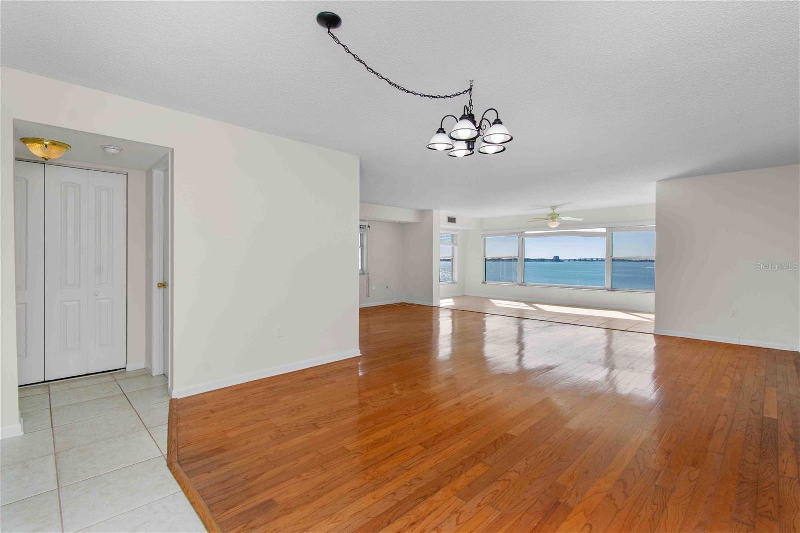 Image 9 of 57 For 5980 Shore Boulevard S 701