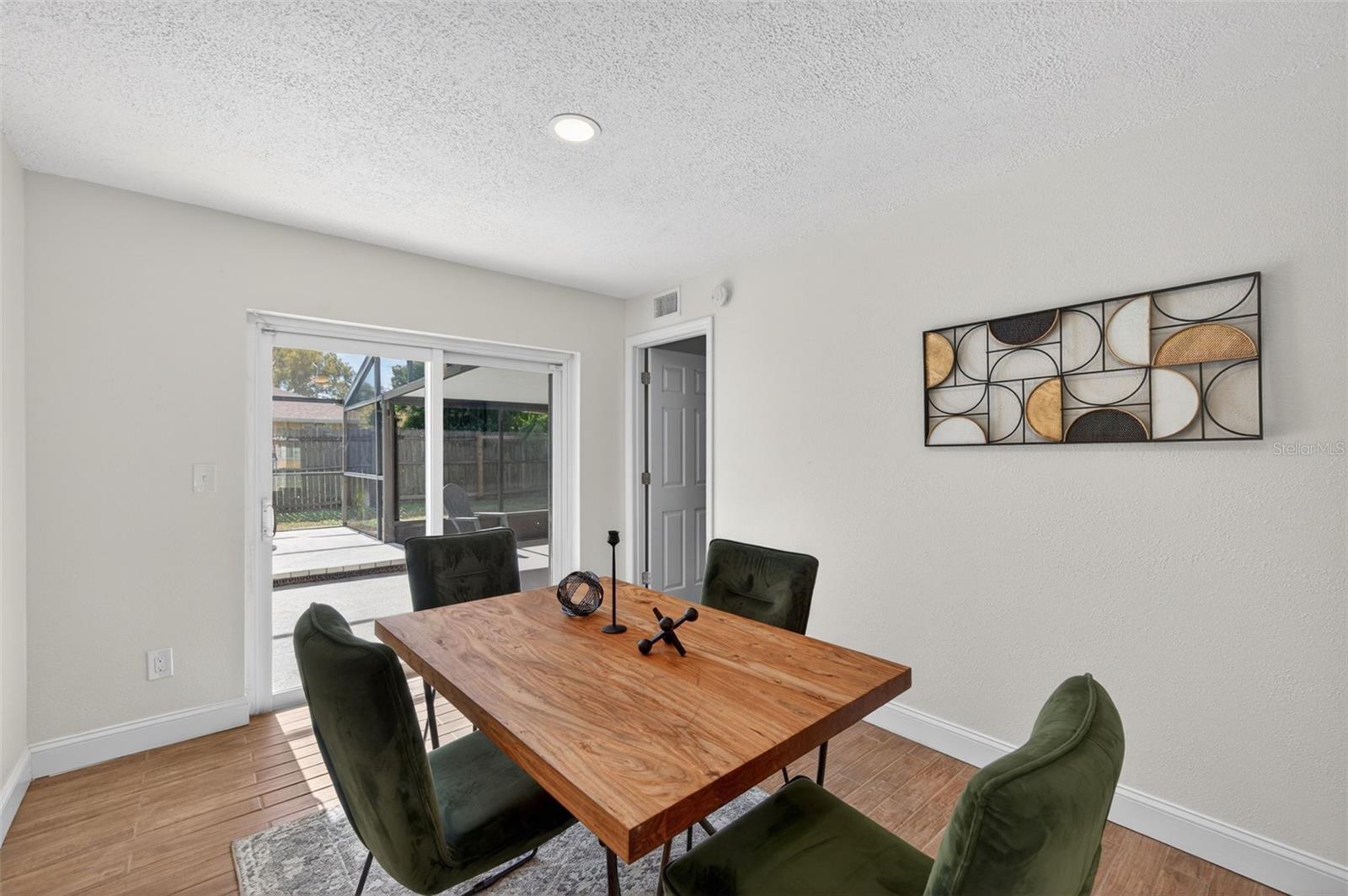 Image 12 of 45 For 3733 Coppertree Circle