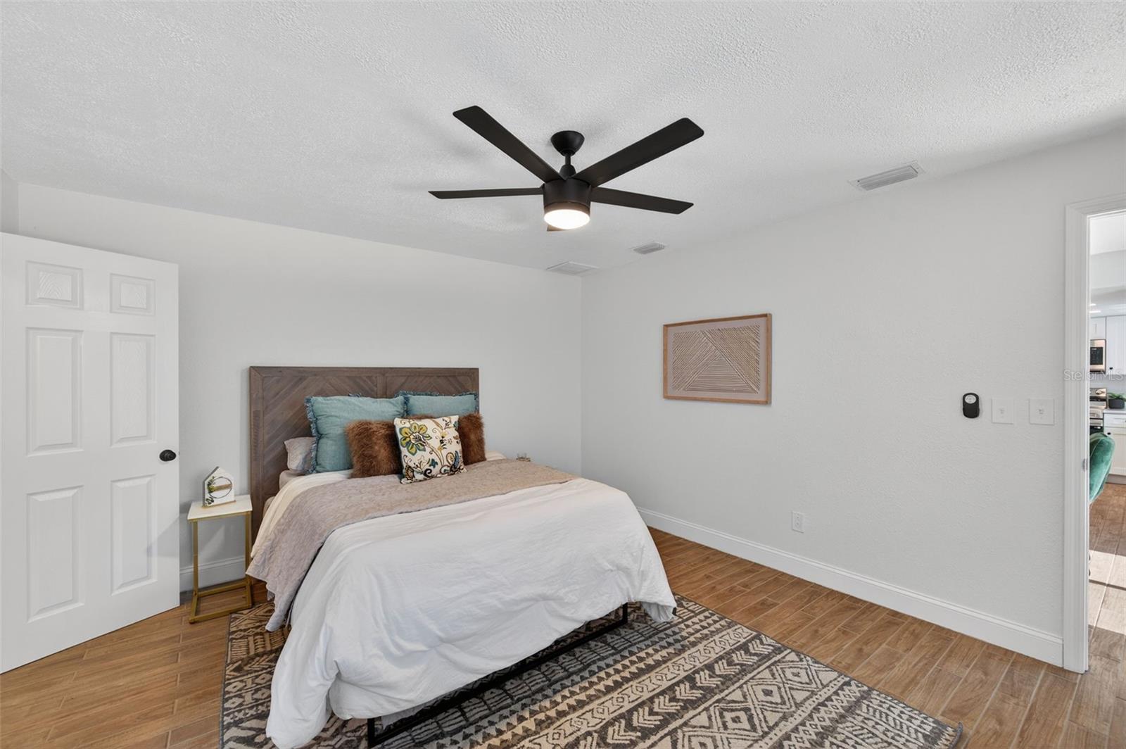 Image 16 of 45 For 3733 Coppertree Circle