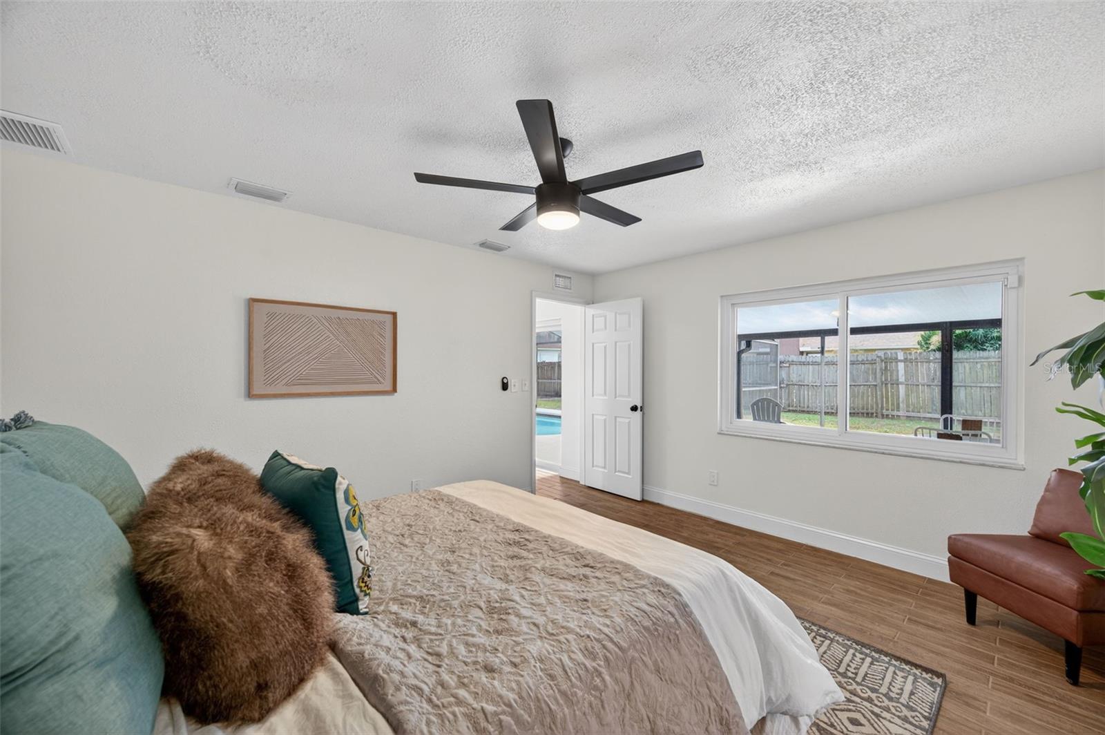 Image 17 of 45 For 3733 Coppertree Circle