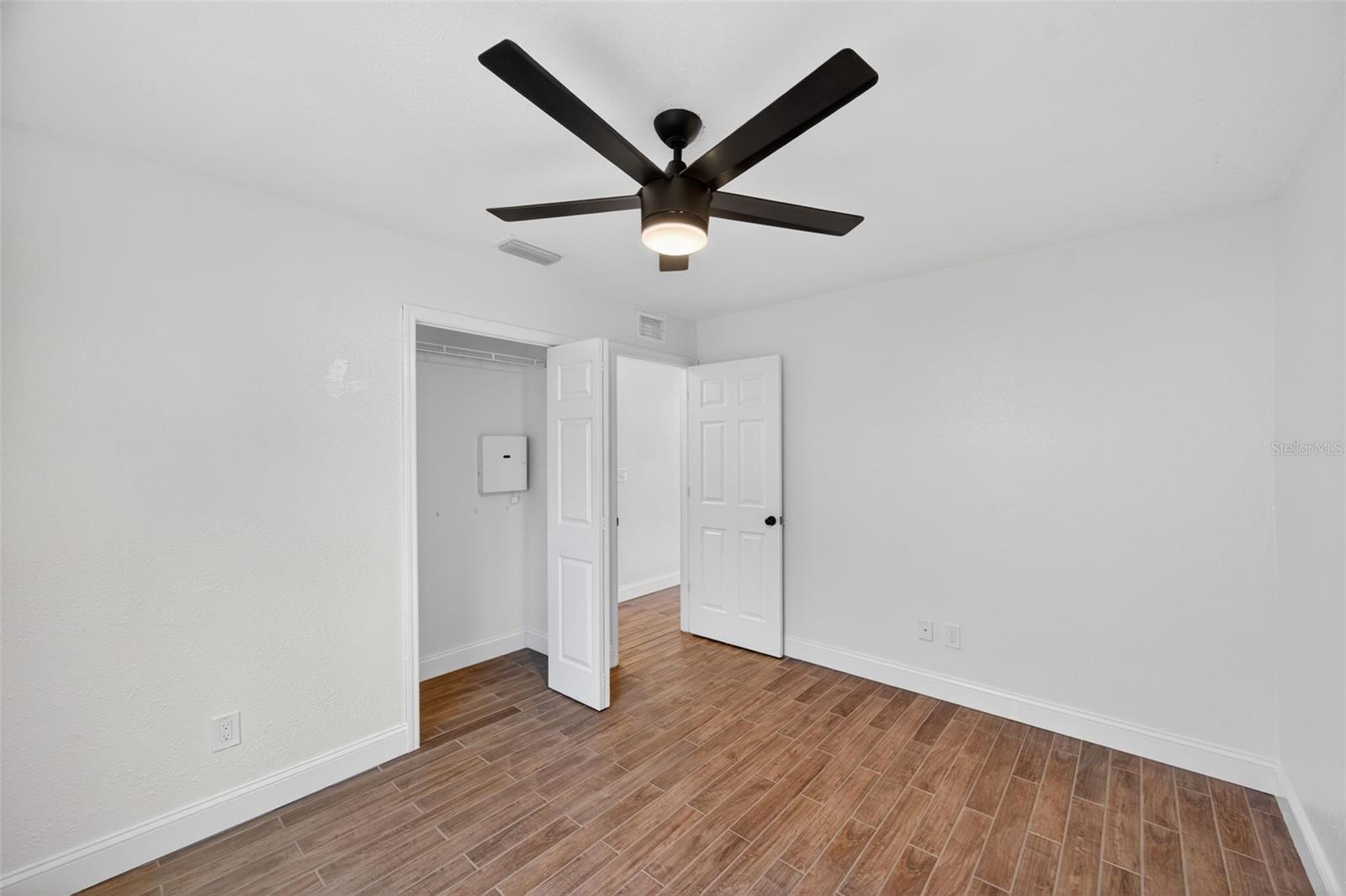 Image 22 of 45 For 3733 Coppertree Circle