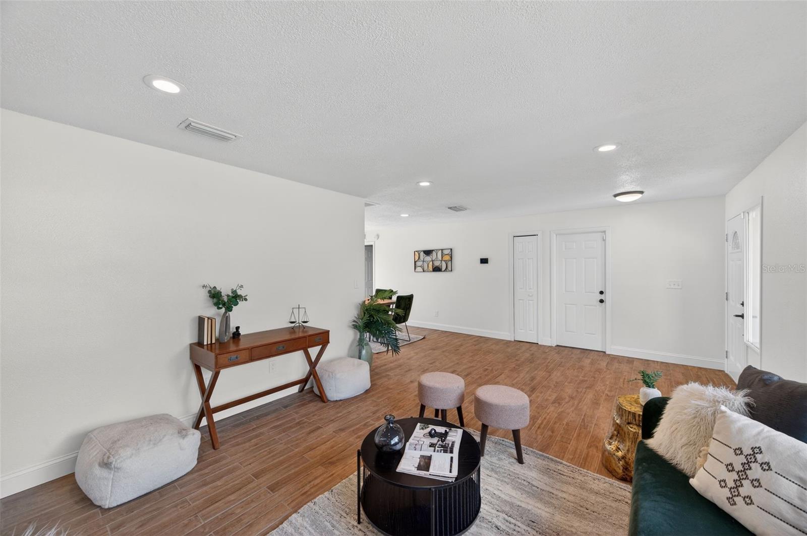 Image 3 of 45 For 3733 Coppertree Circle