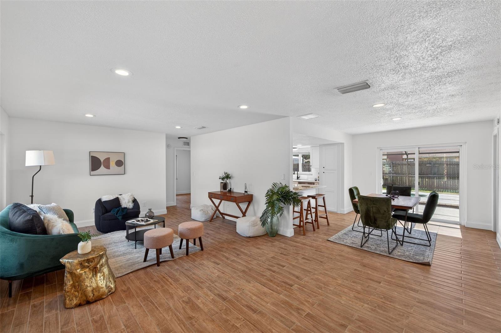 Image 5 of 45 For 3733 Coppertree Circle