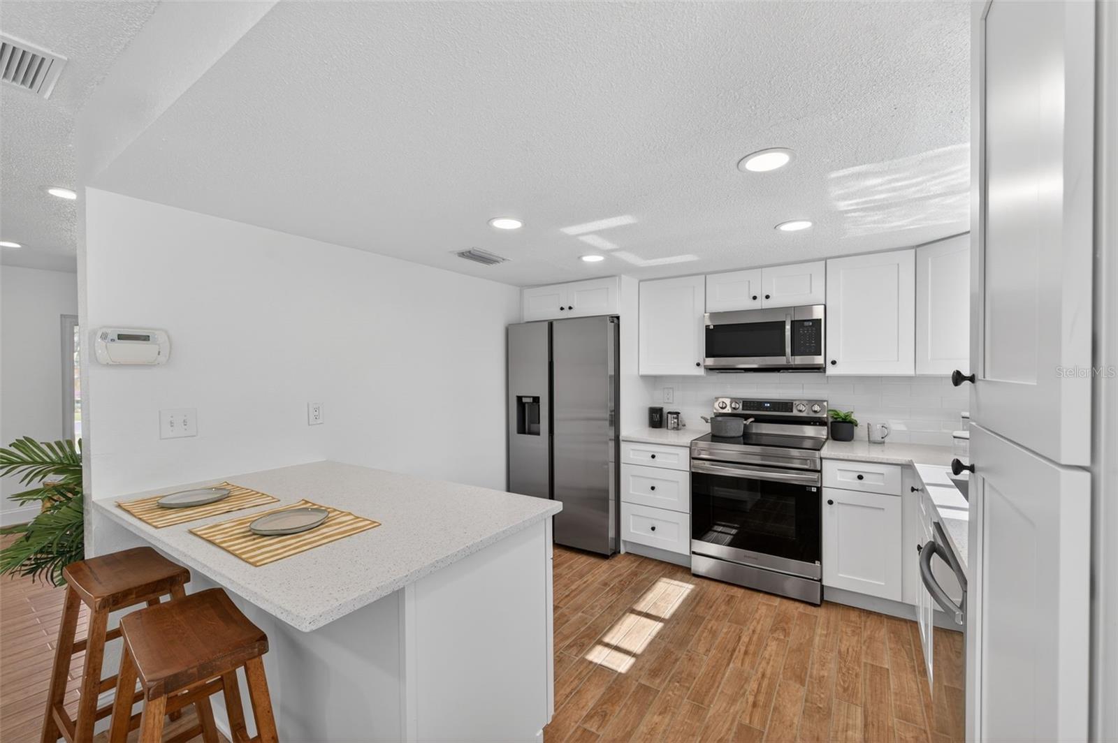 Image 6 of 45 For 3733 Coppertree Circle