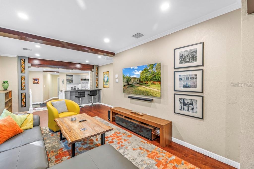 Image 7 of 32 For 5344 1st Avenue S