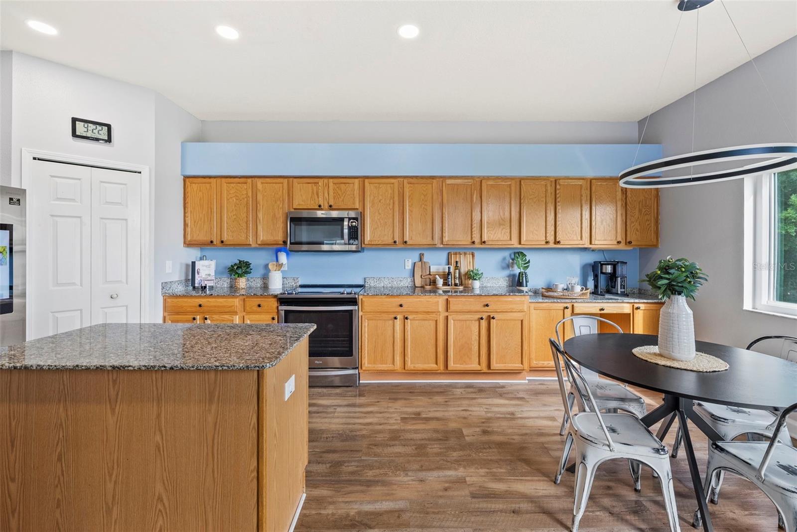 Image 12 of 63 For 25521 Bruford Boulevard