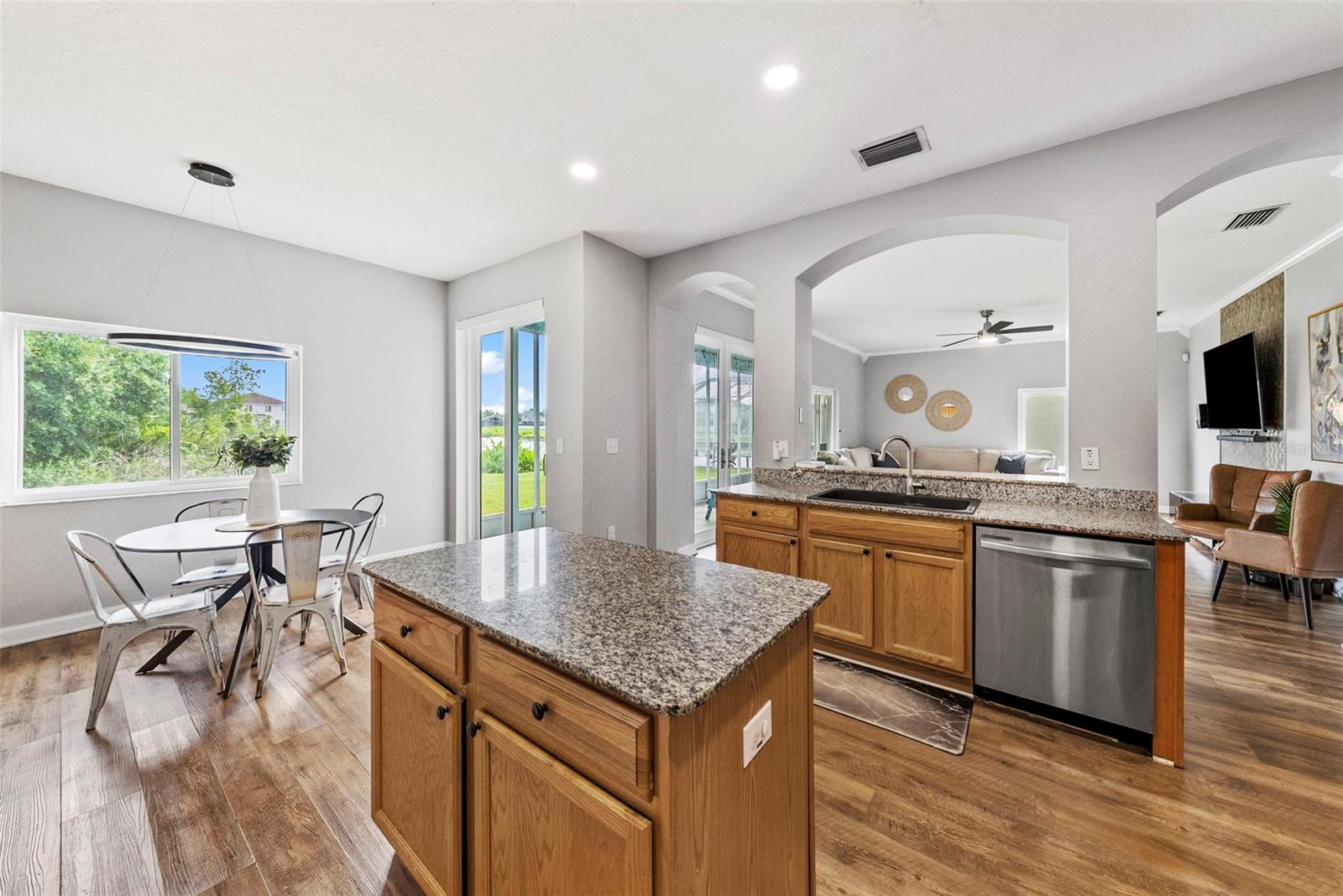 Image 15 of 63 For 25521 Bruford Boulevard