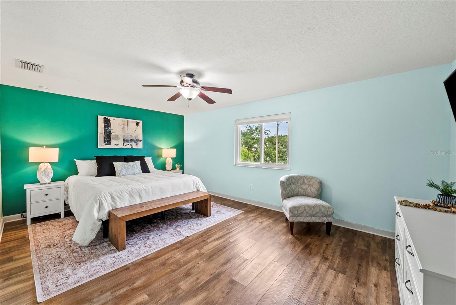 Image 25 of 63 For 25521 Bruford Boulevard