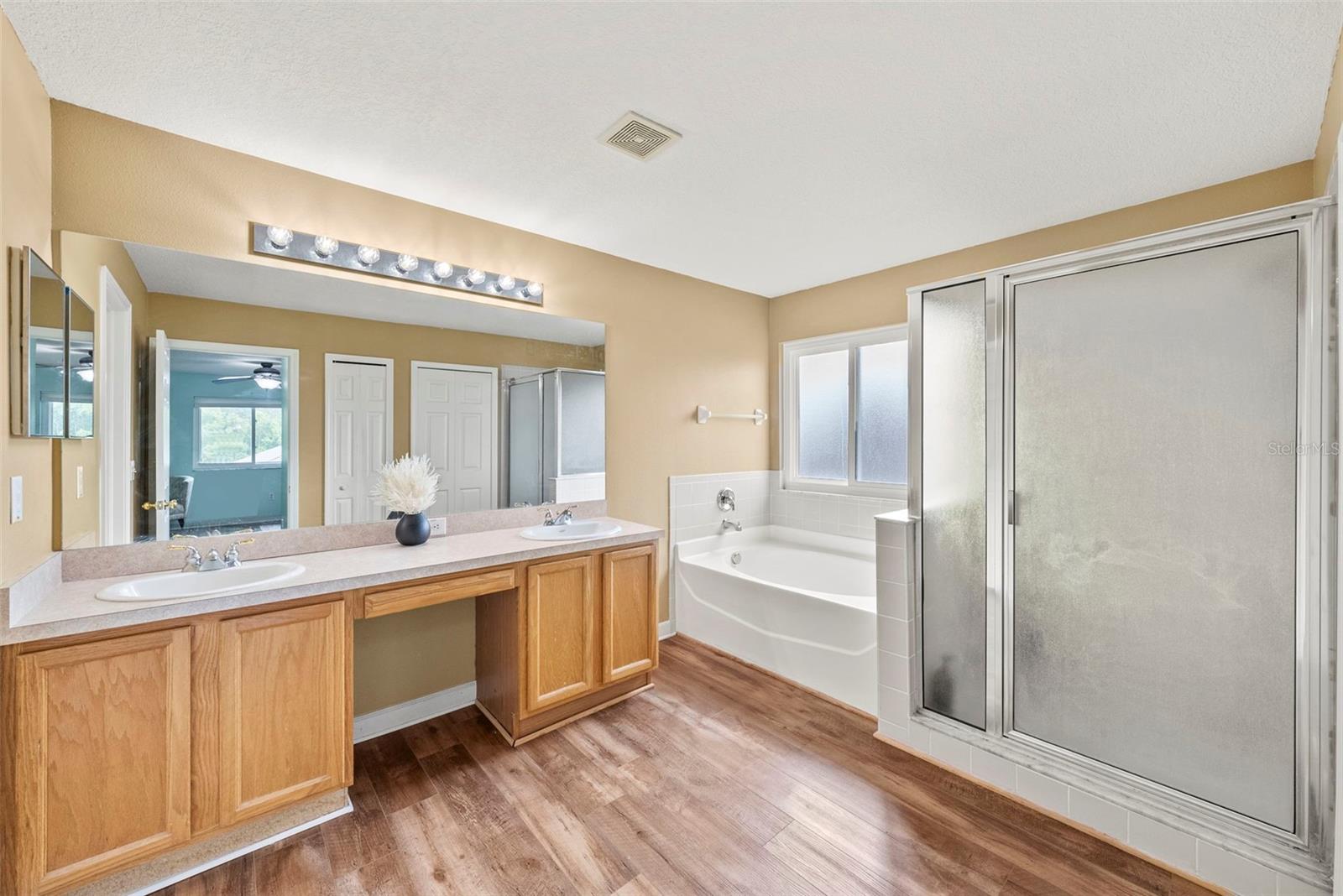 Image 28 of 63 For 25521 Bruford Boulevard