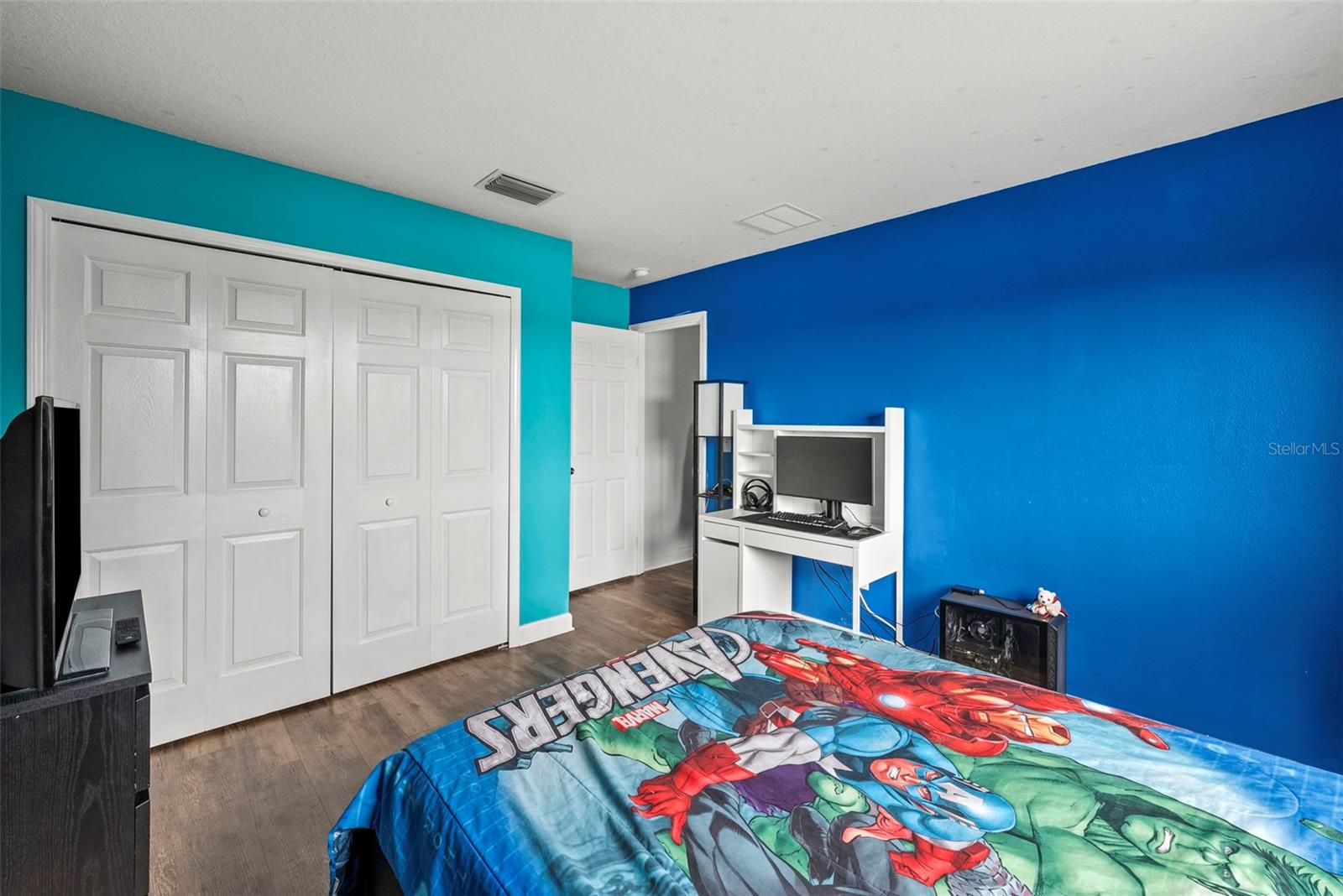 Image 31 of 63 For 25521 Bruford Boulevard