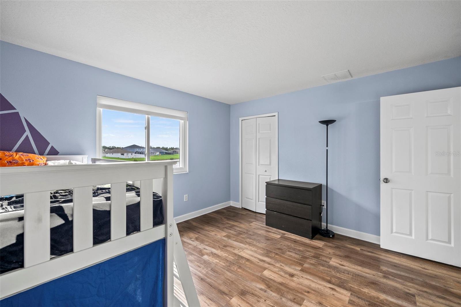 Image 34 of 63 For 25521 Bruford Boulevard