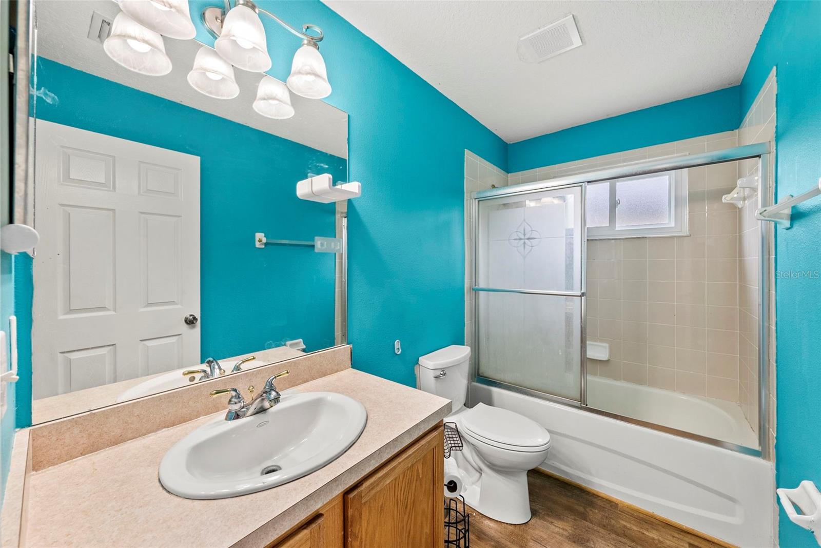 Image 35 of 63 For 25521 Bruford Boulevard