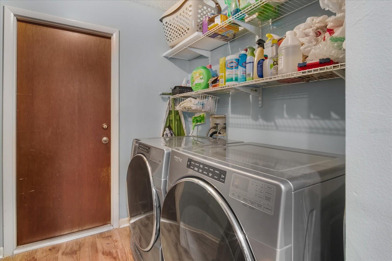 Image 18 of 27 For 16646 Vallely Drive