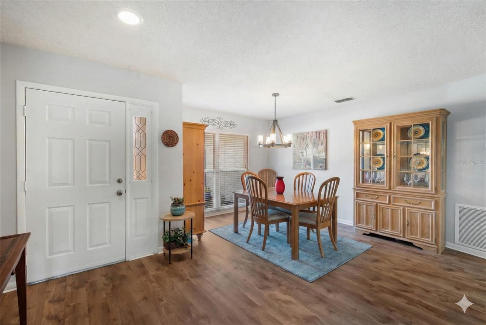 Image 3 of 27 For 16646 Vallely Drive