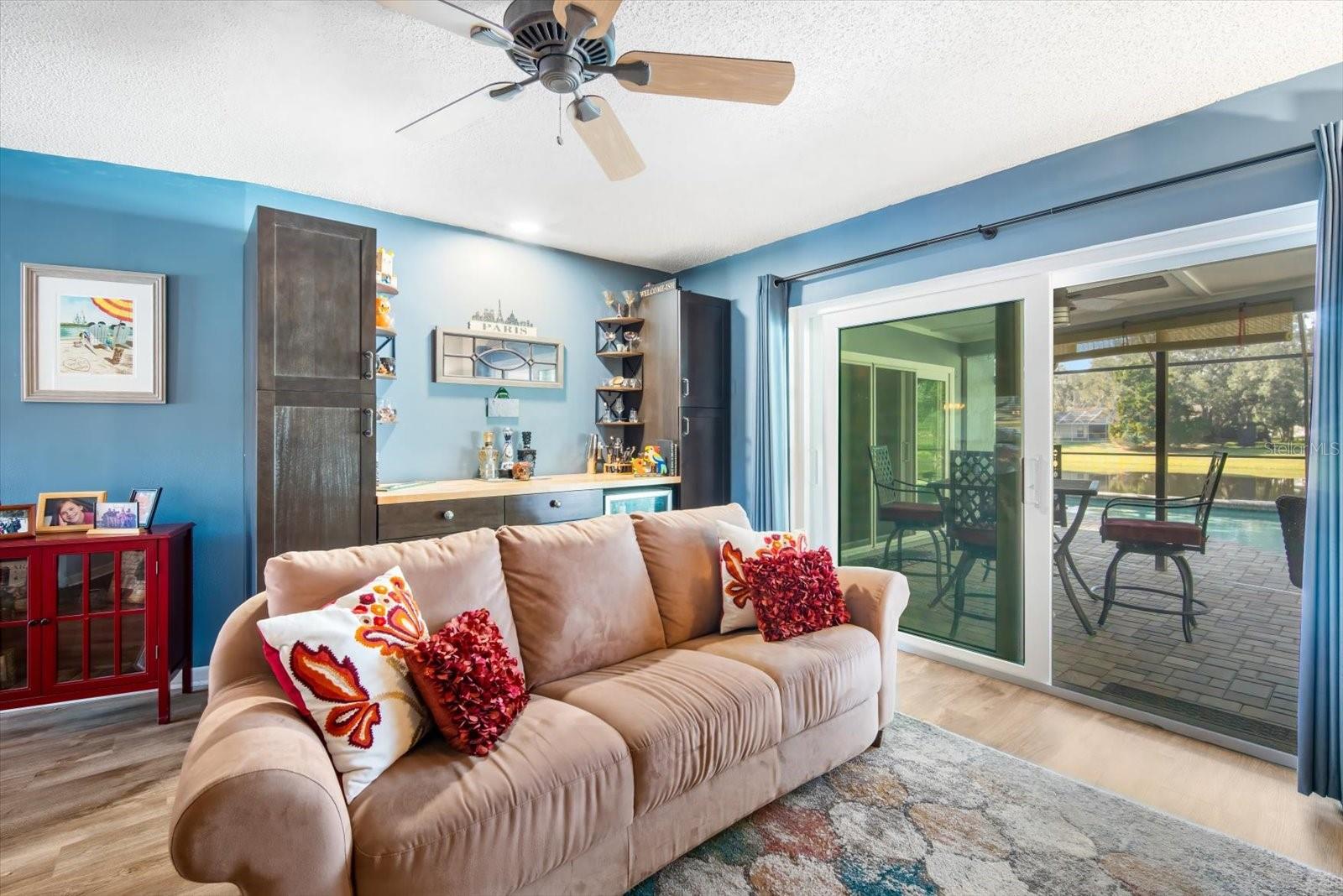 Image 4 of 27 For 16646 Vallely Drive