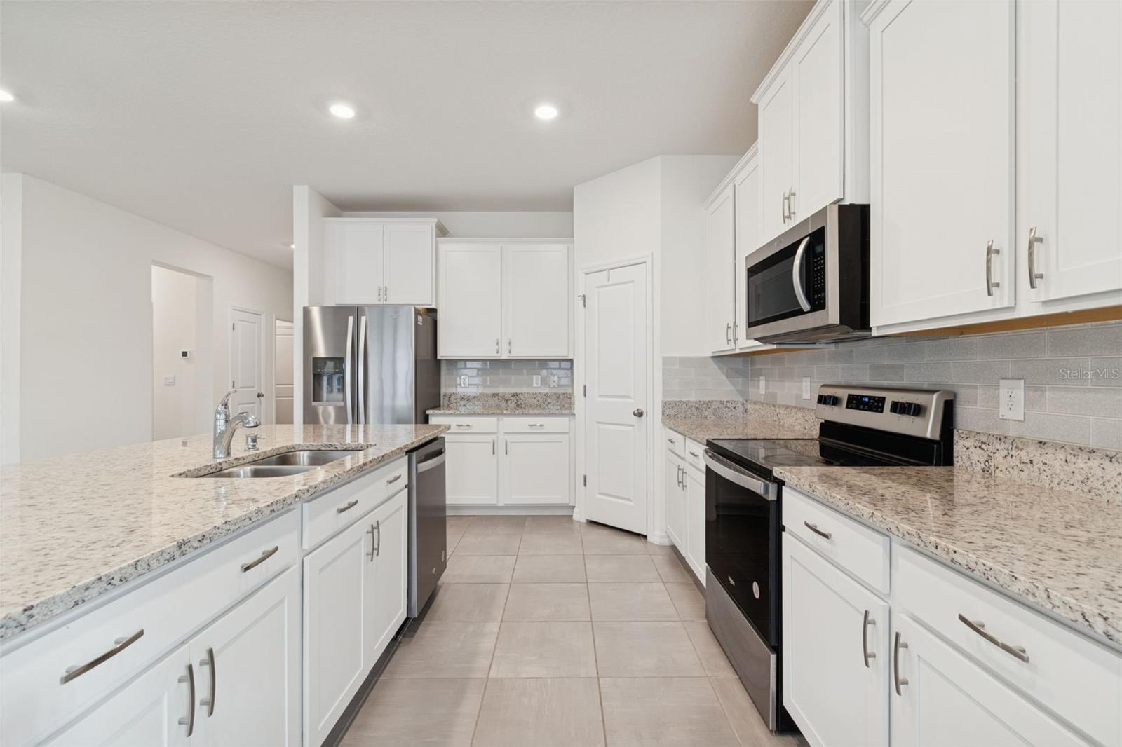 Image 20 of 59 For 7139 Steer Blade Drive