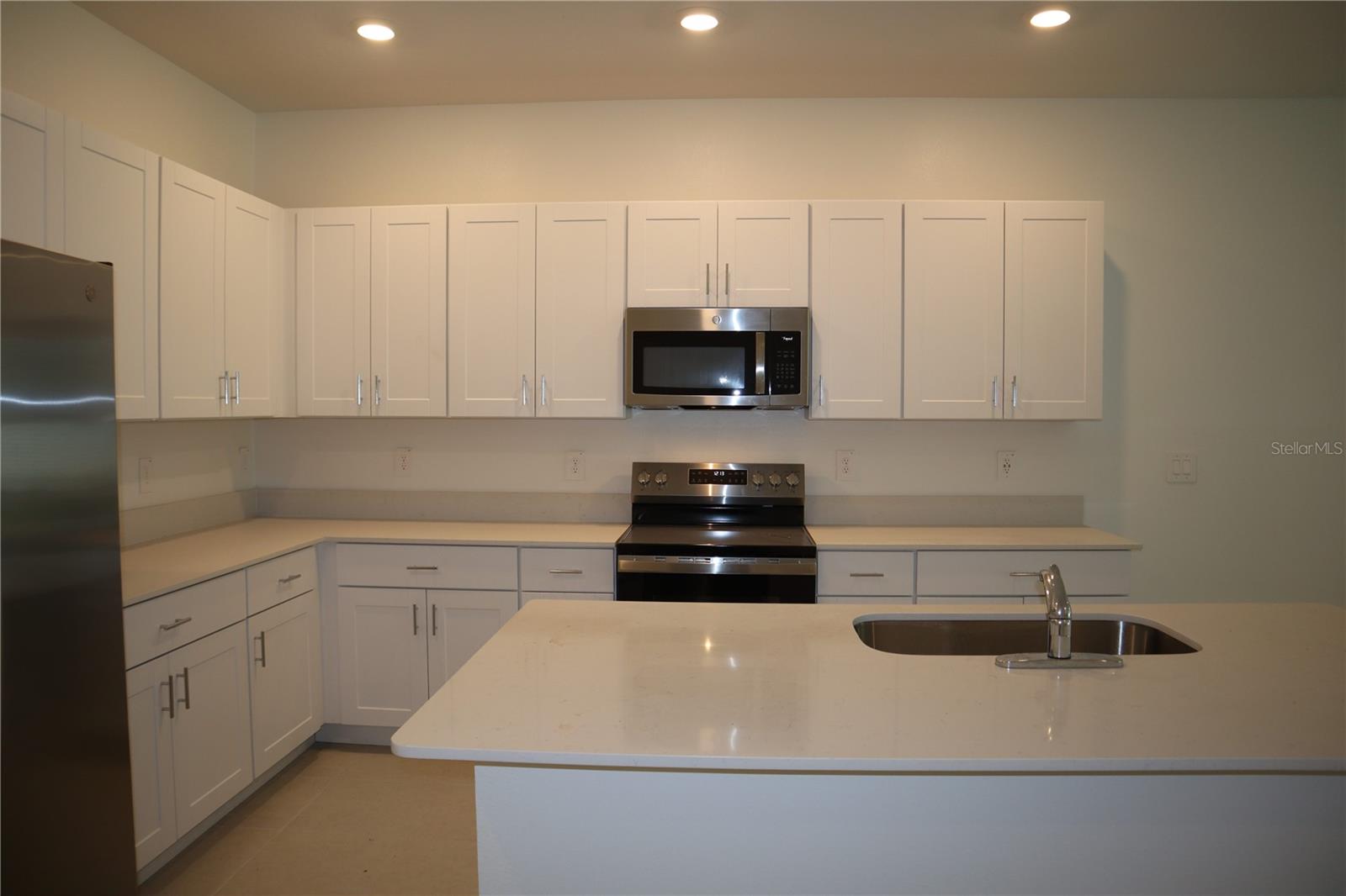 Image 4 of 23 For 3346 Lapis Lake Dr