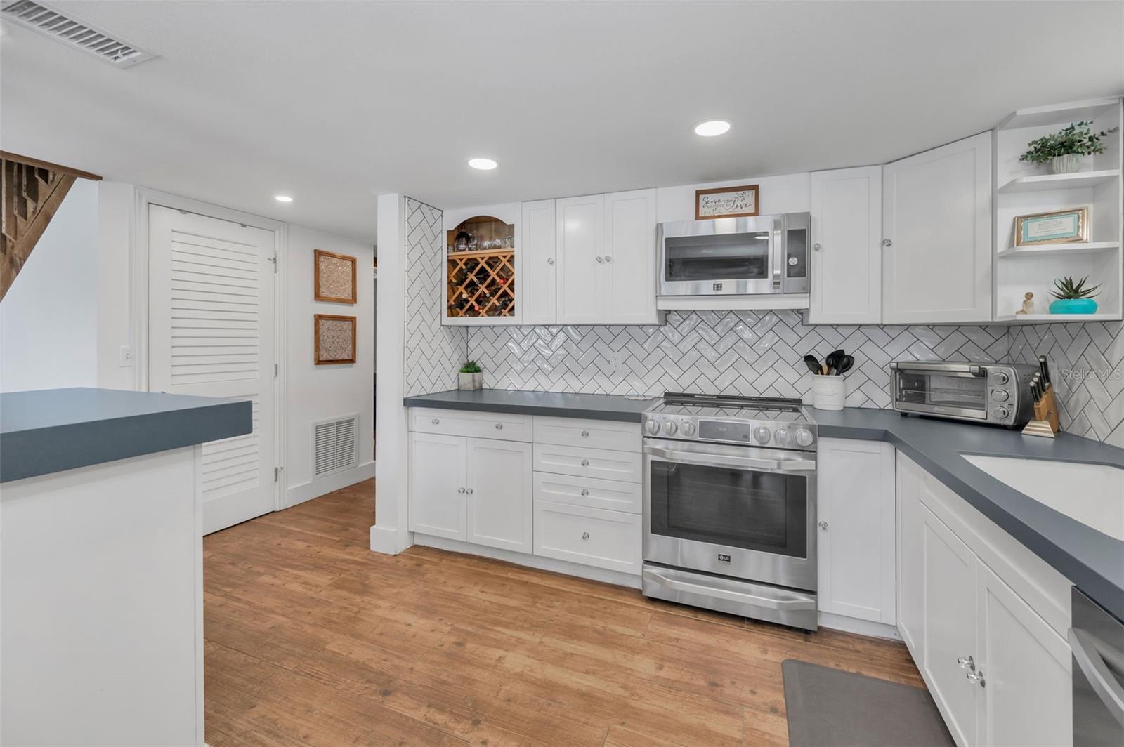 Image 23 of 84 For 16019 Chastain Road