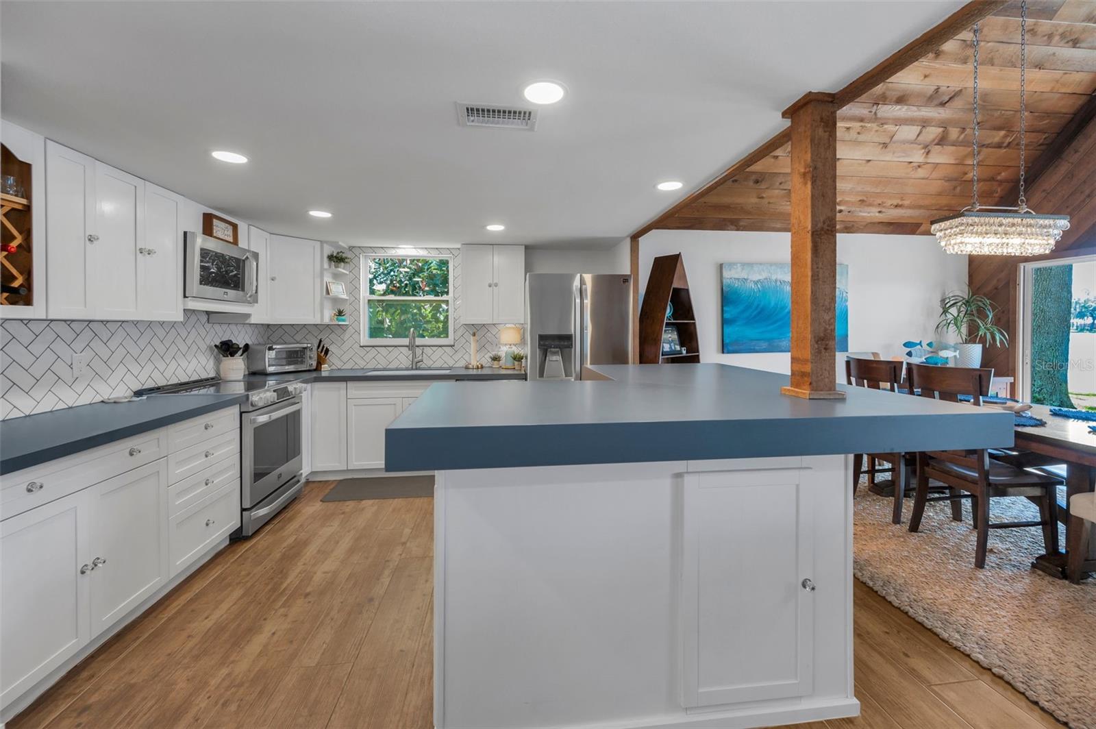 Image 26 of 84 For 16019 Chastain Road