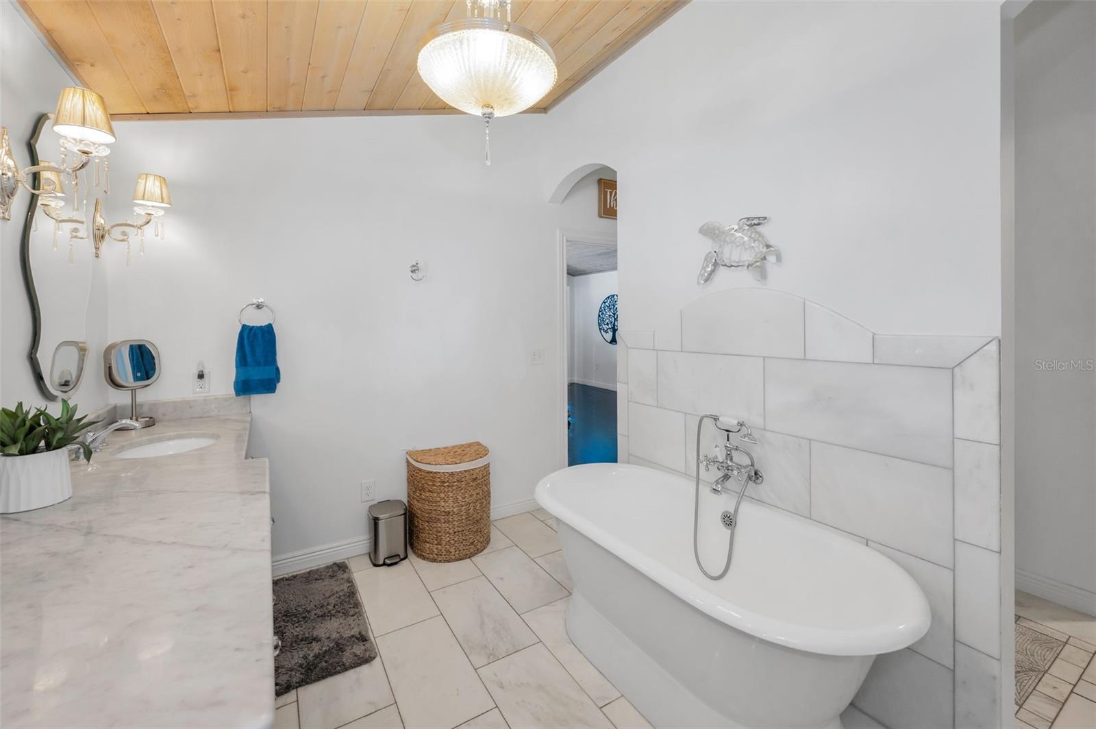 Image 47 of 84 For 16019 Chastain Road