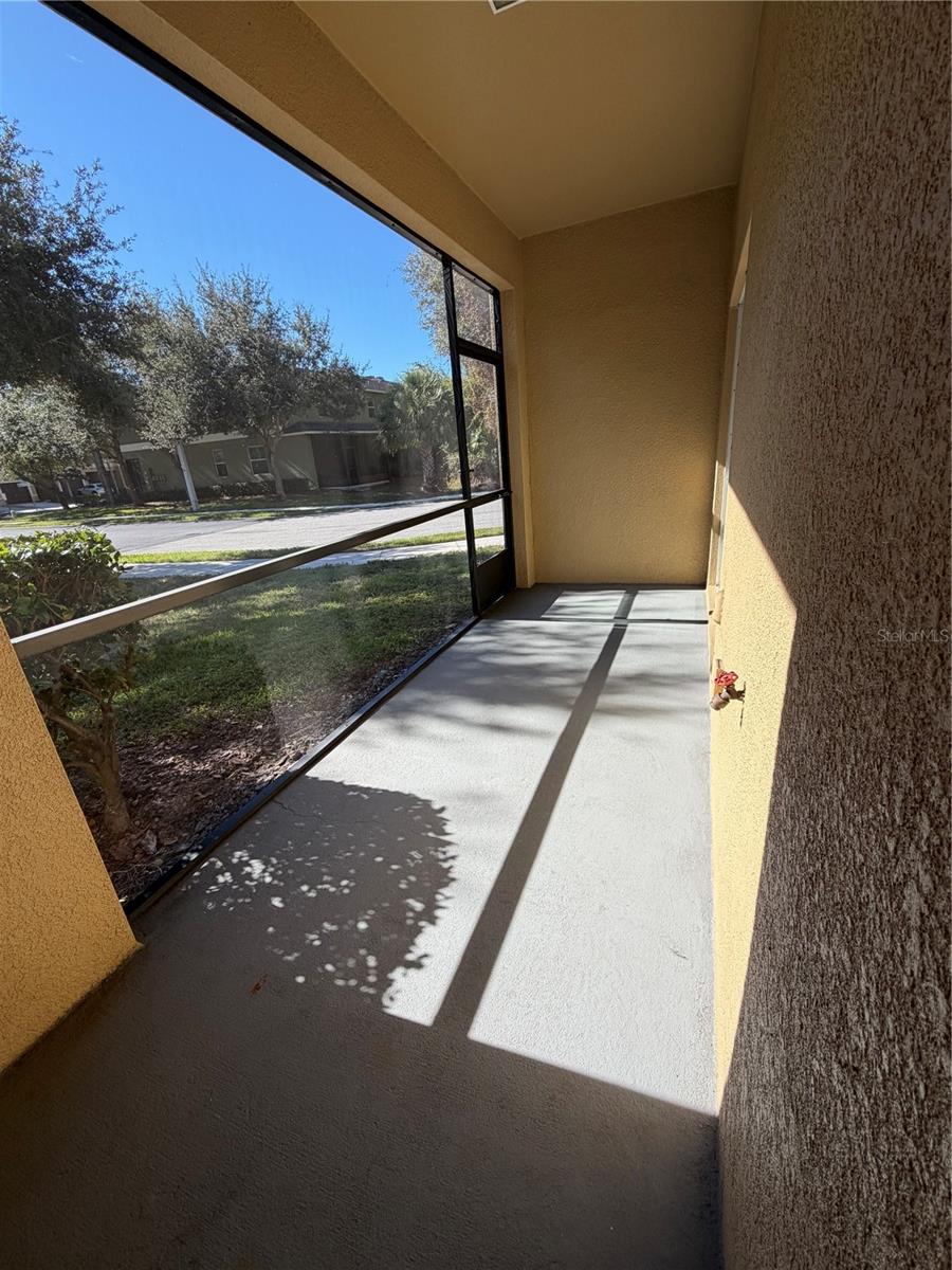 Image 5 of 13 For 2752 Hampton Green Lane