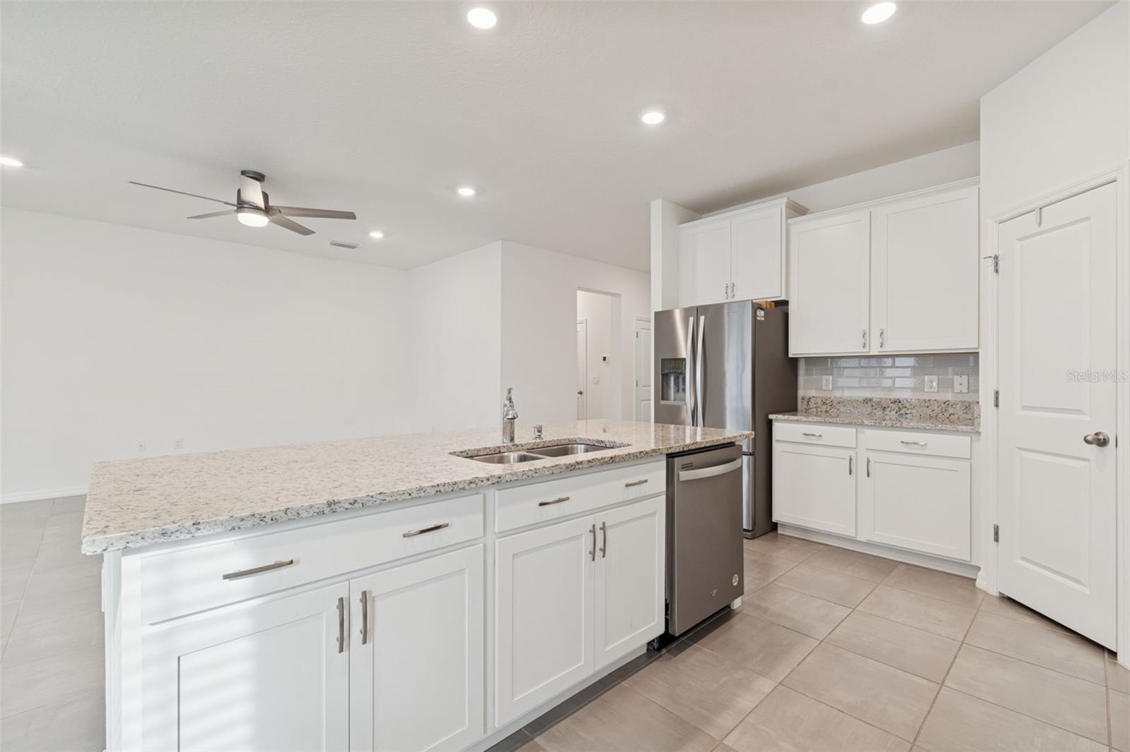 Image 13 of 44 For 7139 Steer Blade Drive