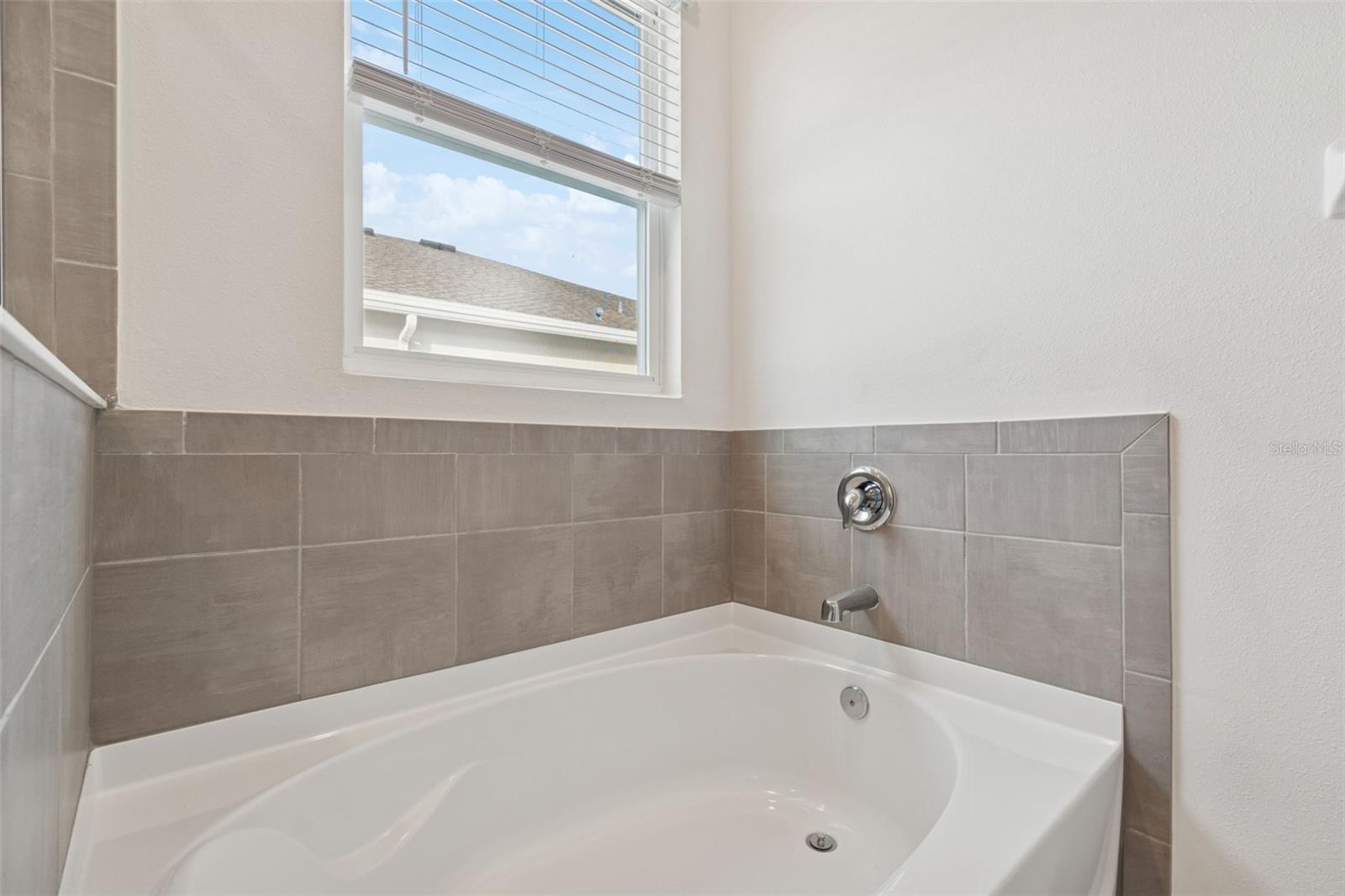 Image 22 of 44 For 7139 Steer Blade Drive